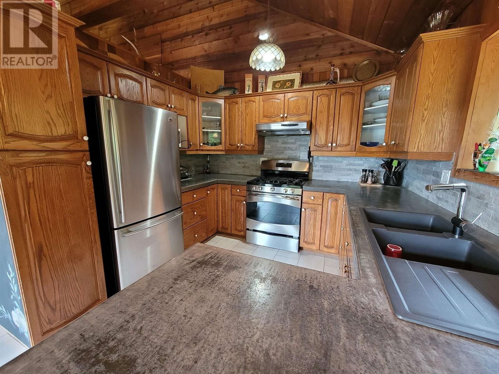 5289 DARCI AVENUE Image 12