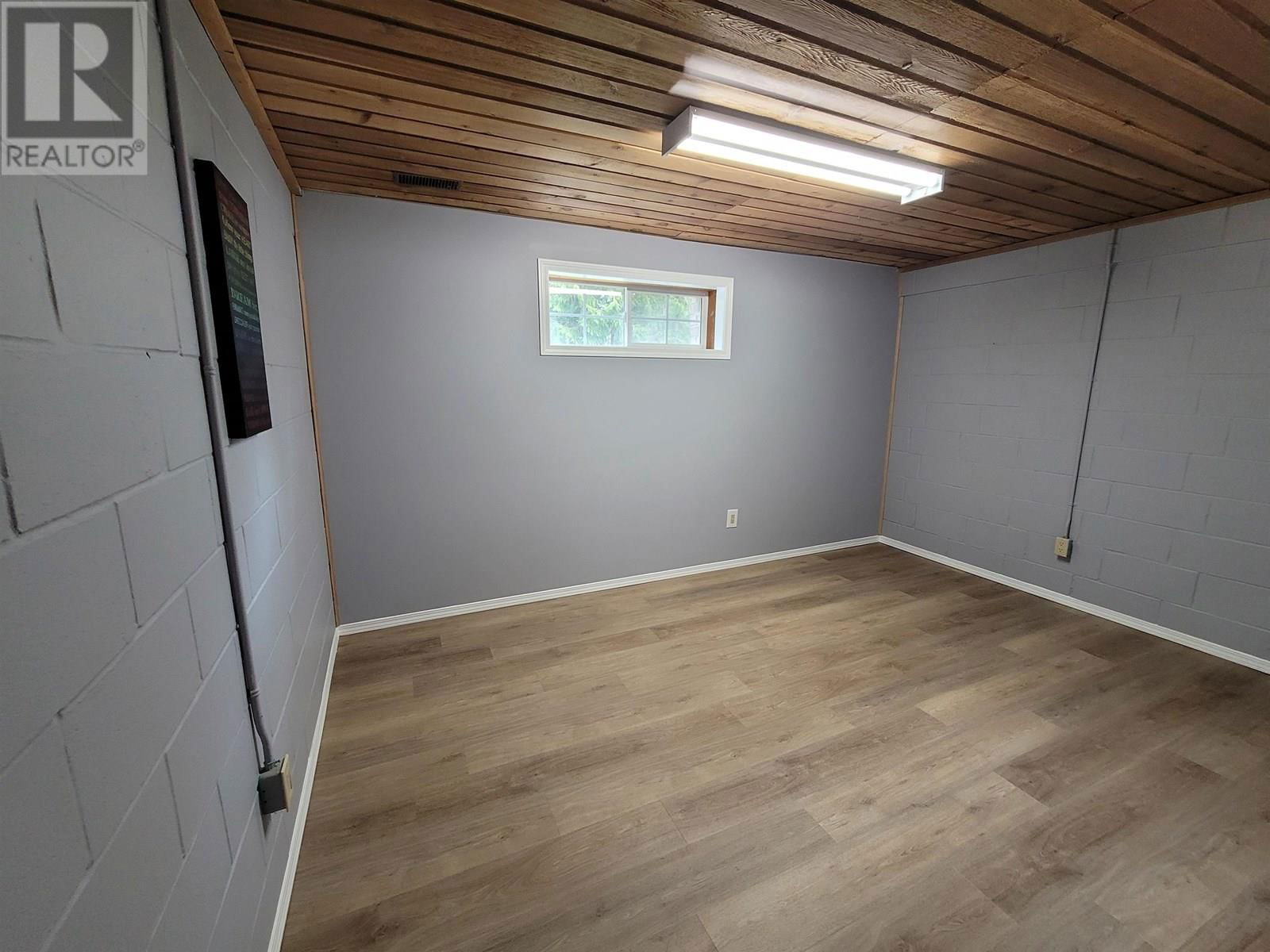 5289 DARCI AVENUE Image 21