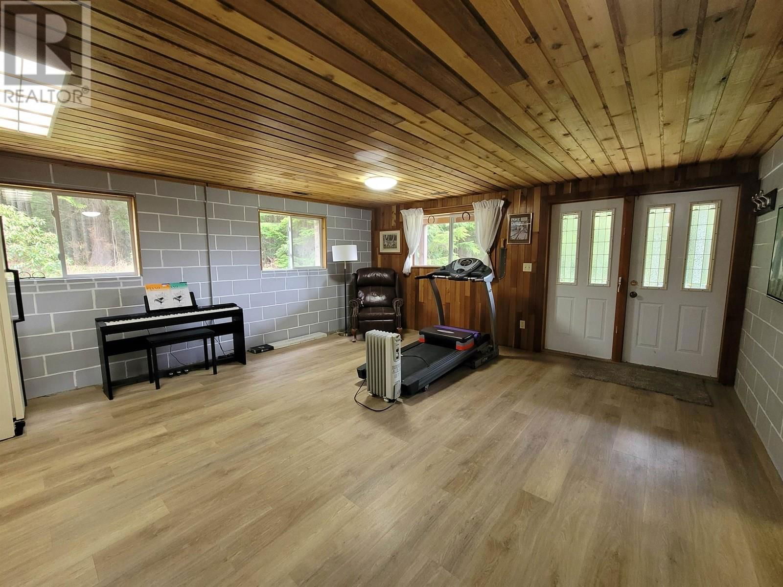 5289 DARCI AVENUE Image 26