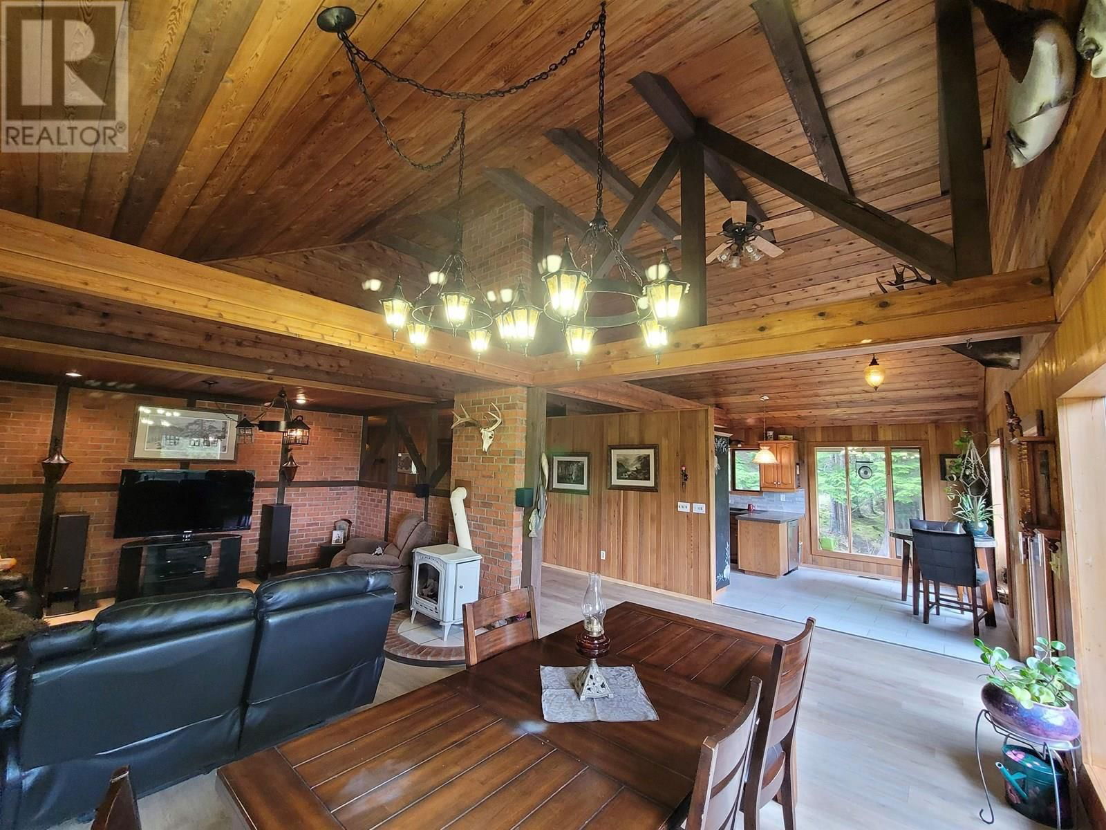 5289 DARCI AVENUE Image 3