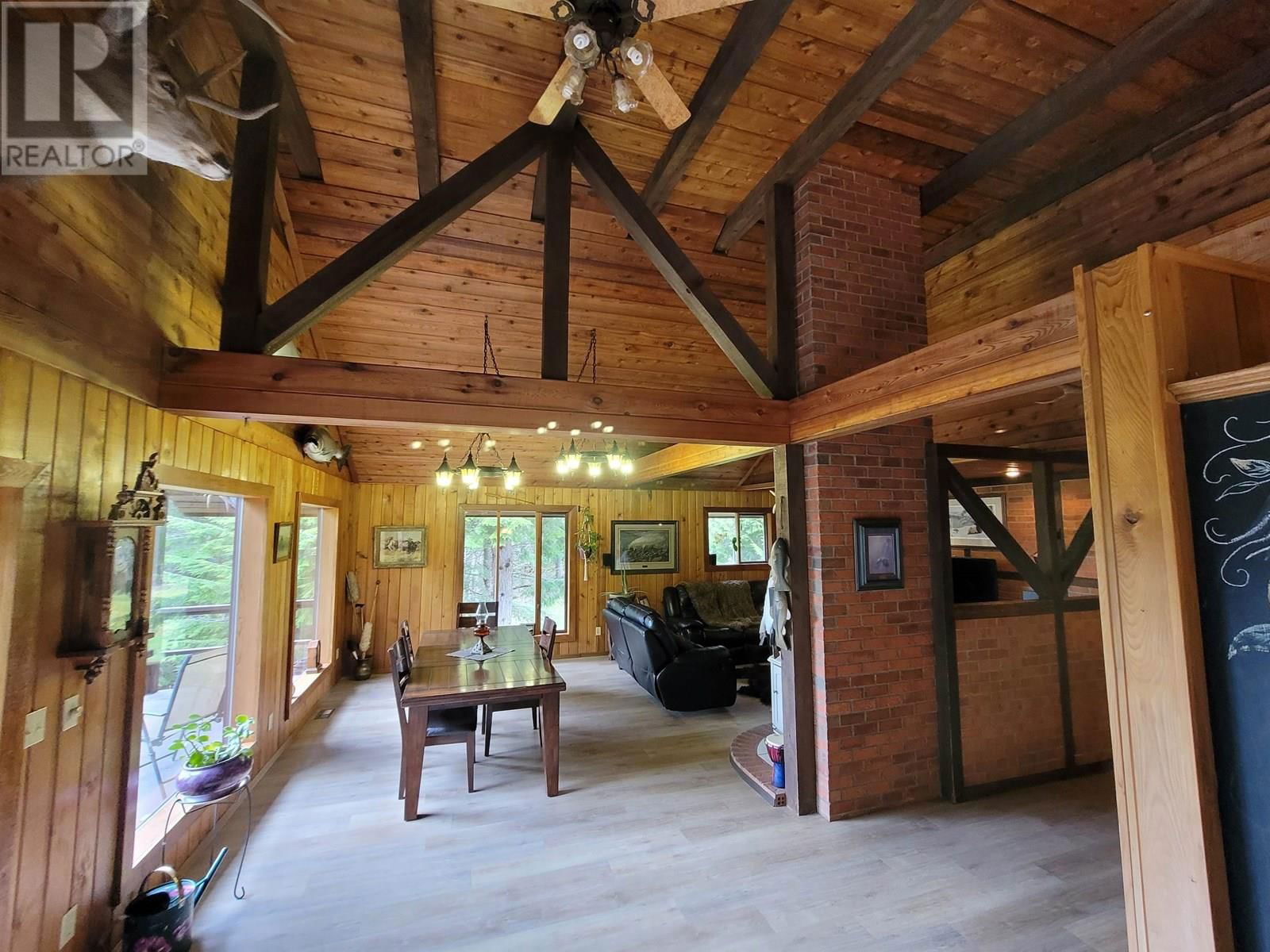 5289 DARCI AVENUE Image 5