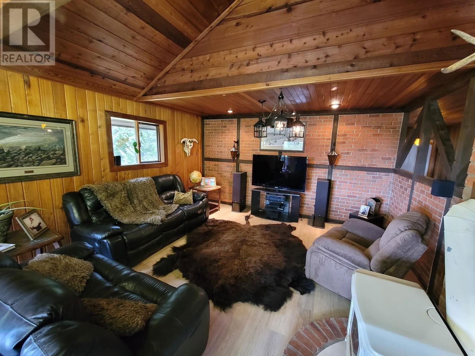 5289 DARCI AVENUE Image 7