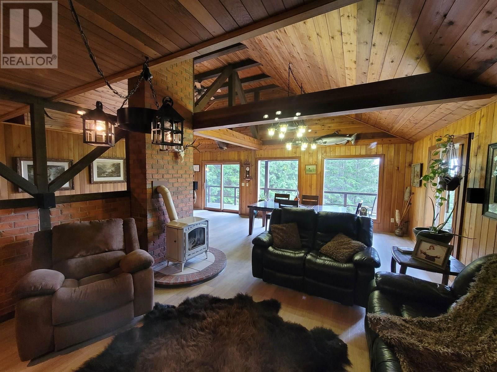 5289 DARCI AVENUE Image 8
