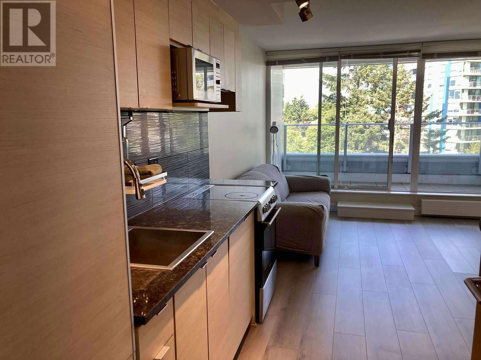 704 - 488 MARINE DRIVE Image 2