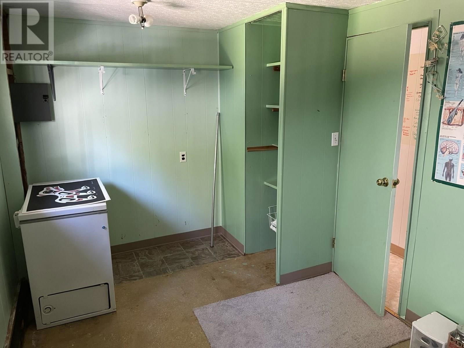 5258 OLD REMO ROAD Image 10