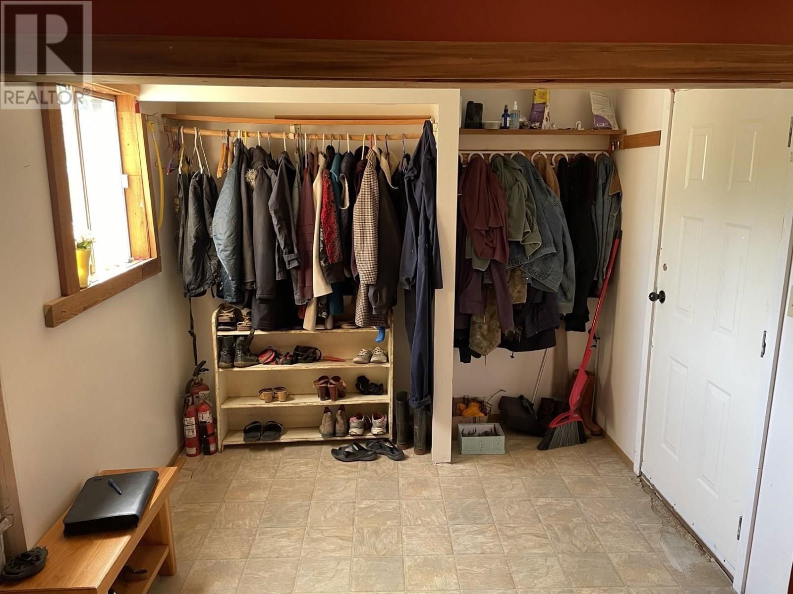 5258 OLD REMO ROAD Image 2