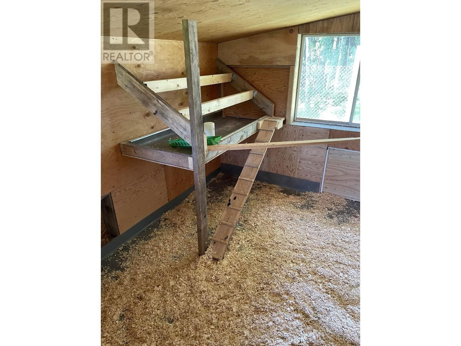 5258 OLD REMO ROAD Image 22
