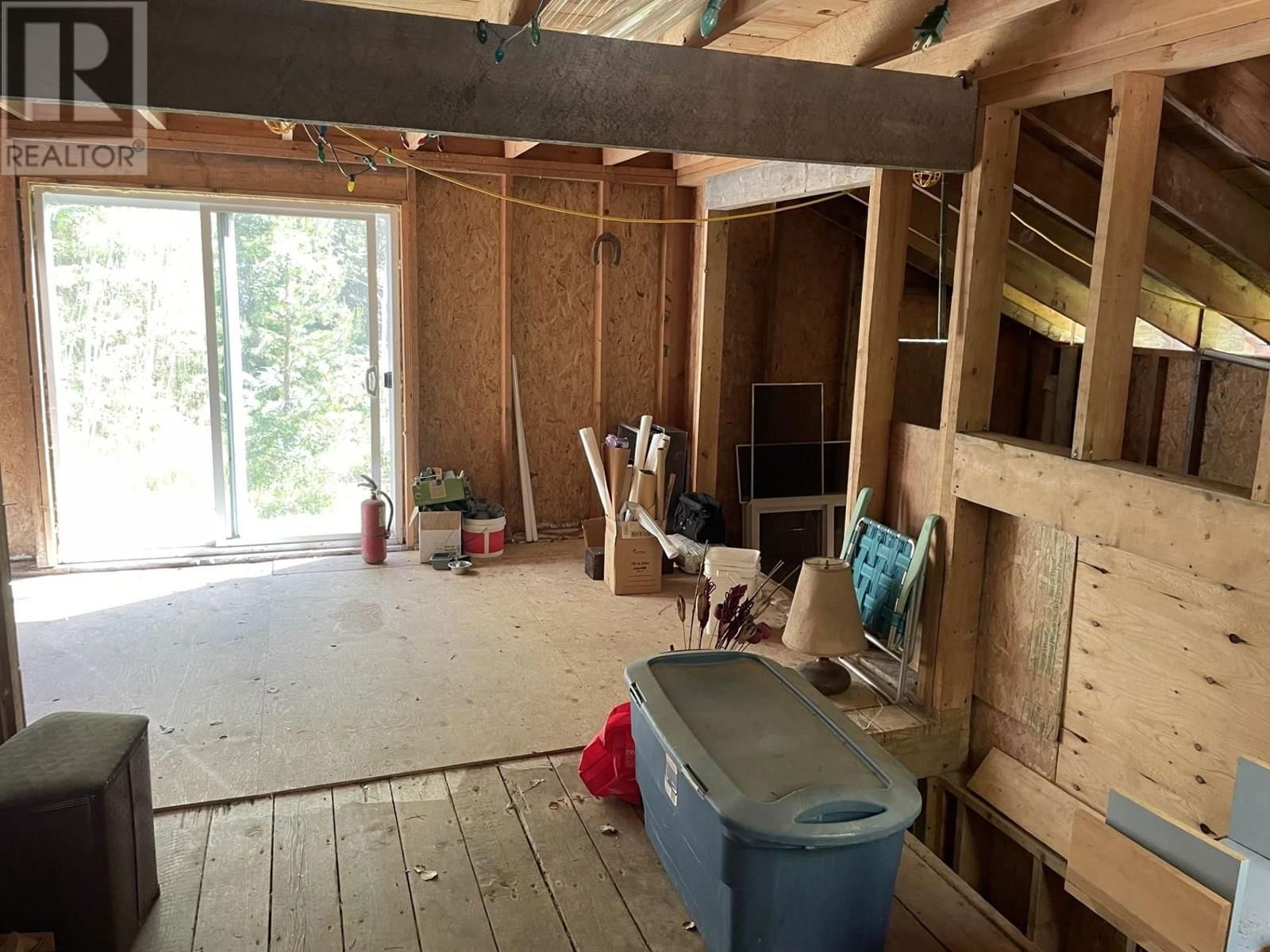 5258 OLD REMO ROAD Image 29