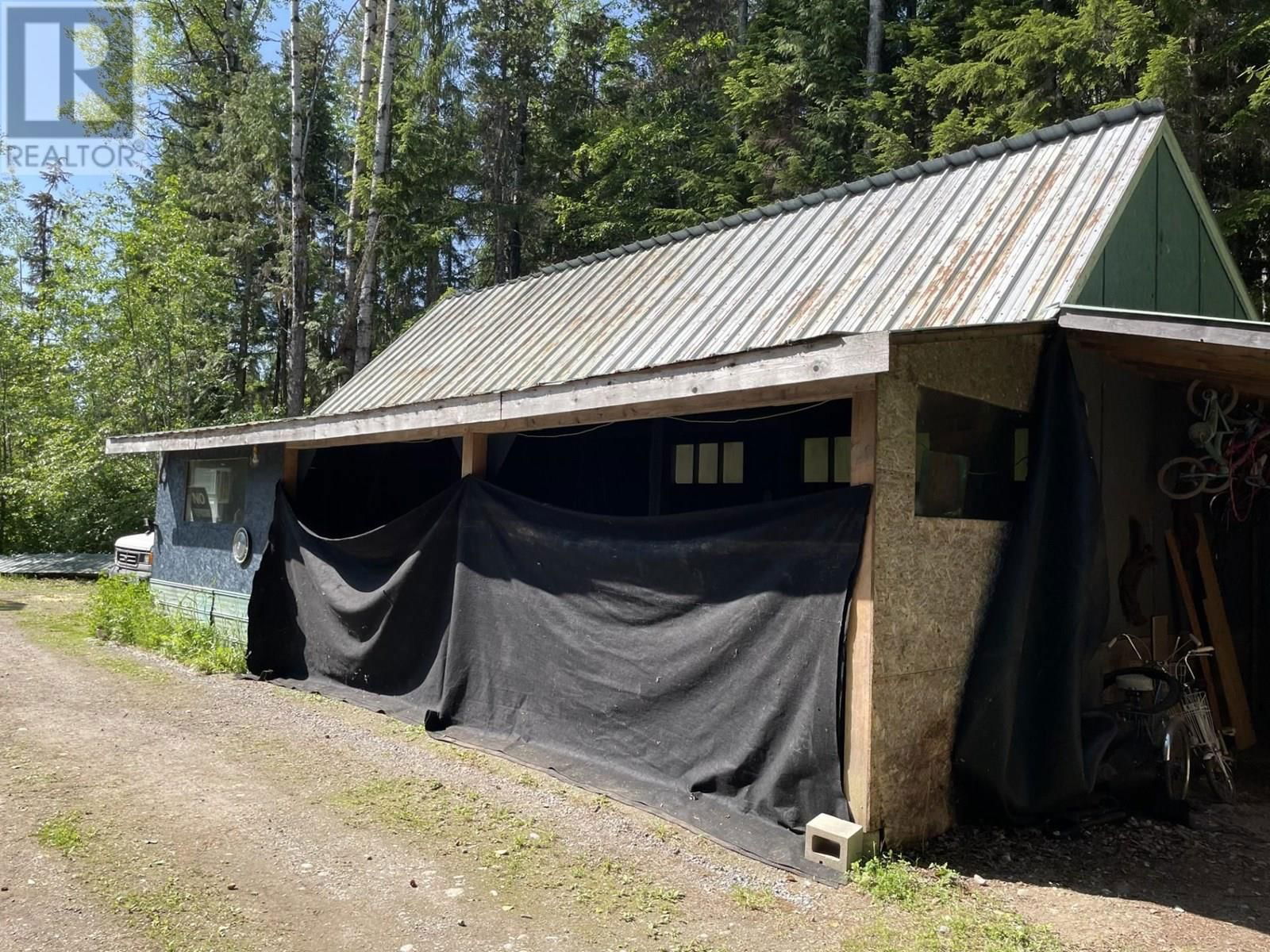 5258 OLD REMO ROAD Image 32