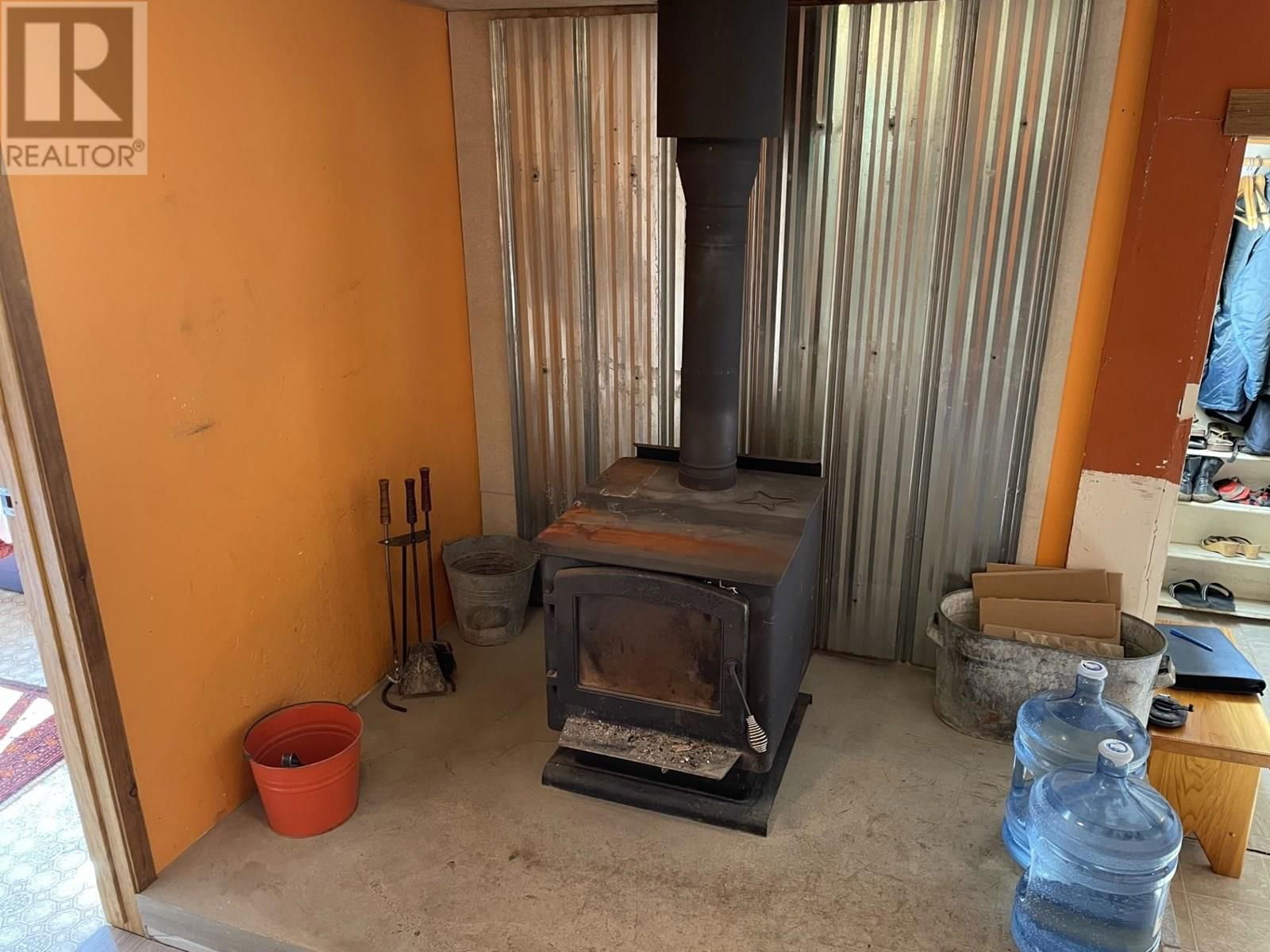 5258 OLD REMO ROAD Image 4