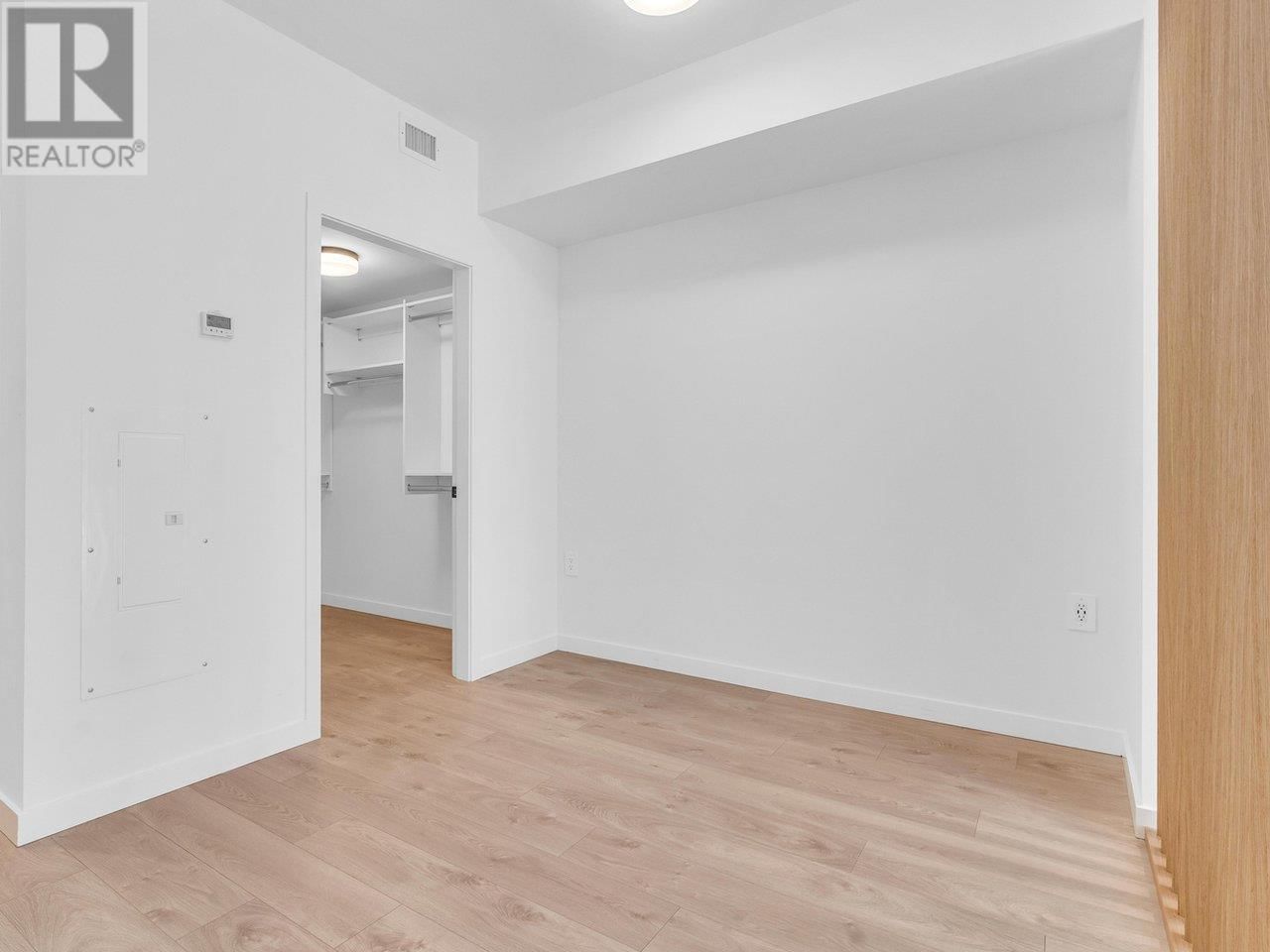 311 - 2520 GUELPH STREET Image 9