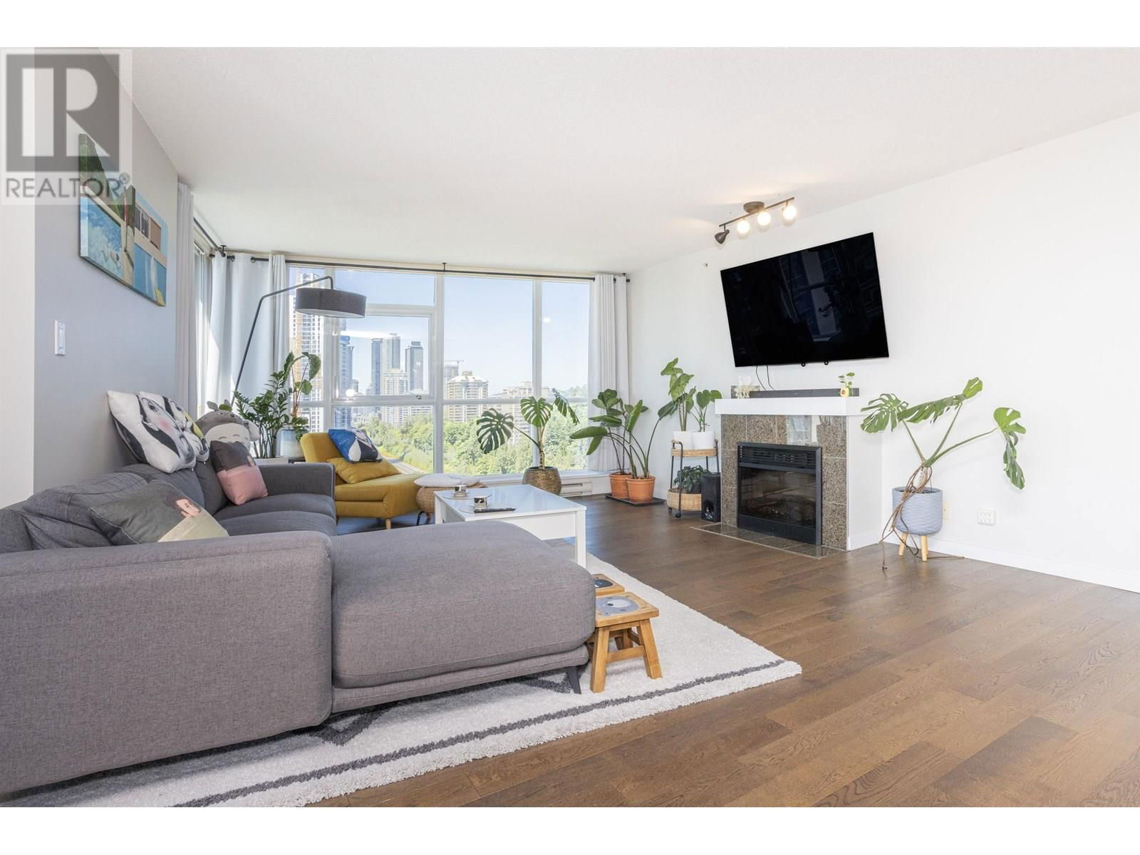 2305 - 2225 HOLDOM AVENUE Image 3