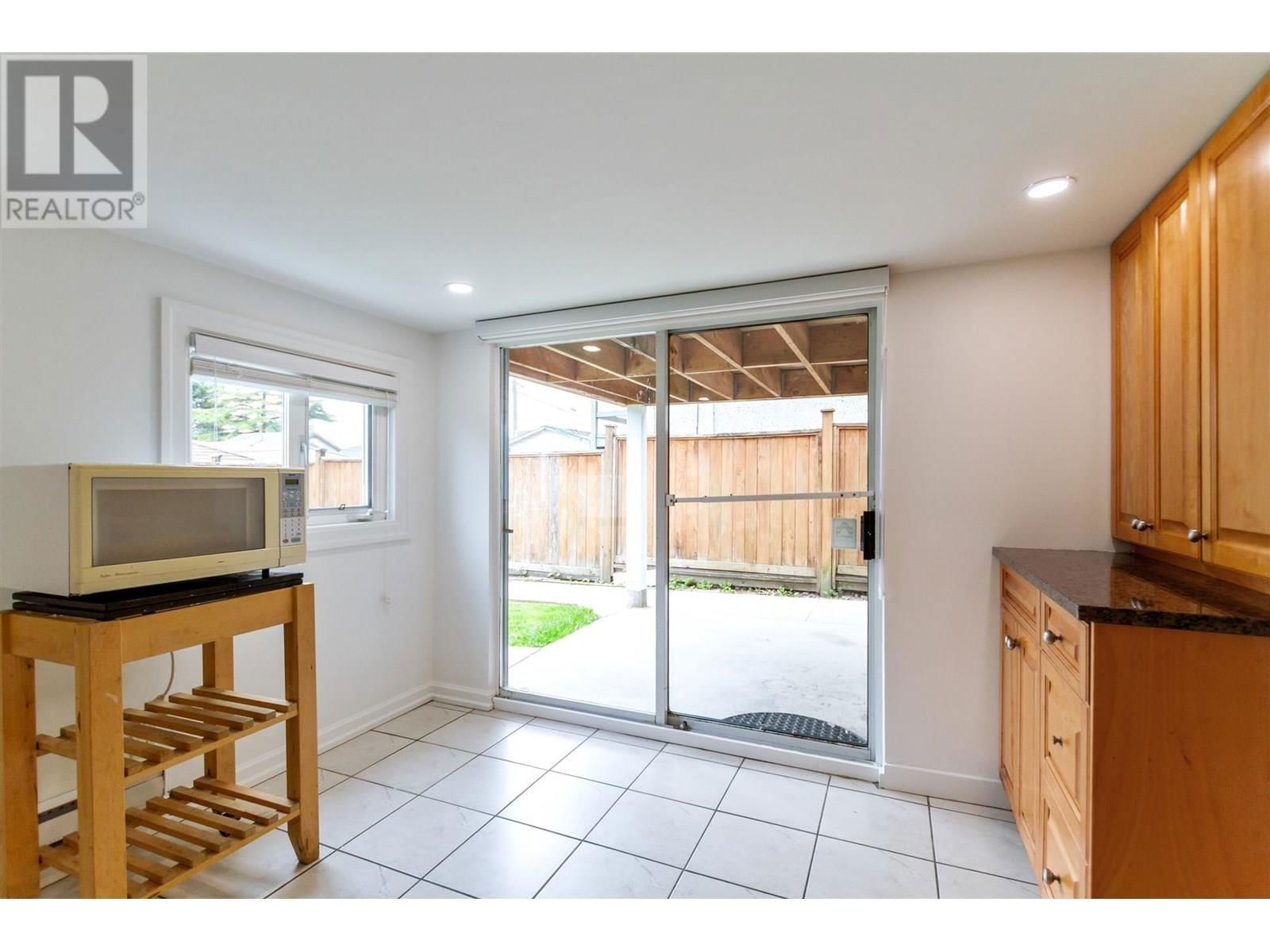 3423 27TH AVENUE Image 16