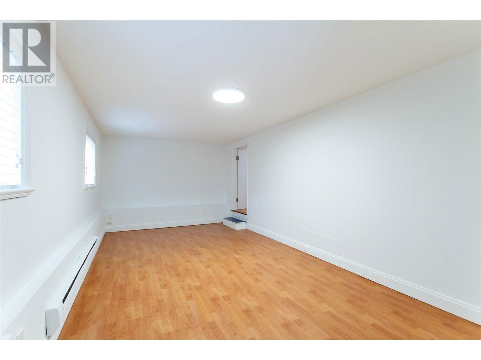 3423 27TH AVENUE Image 18