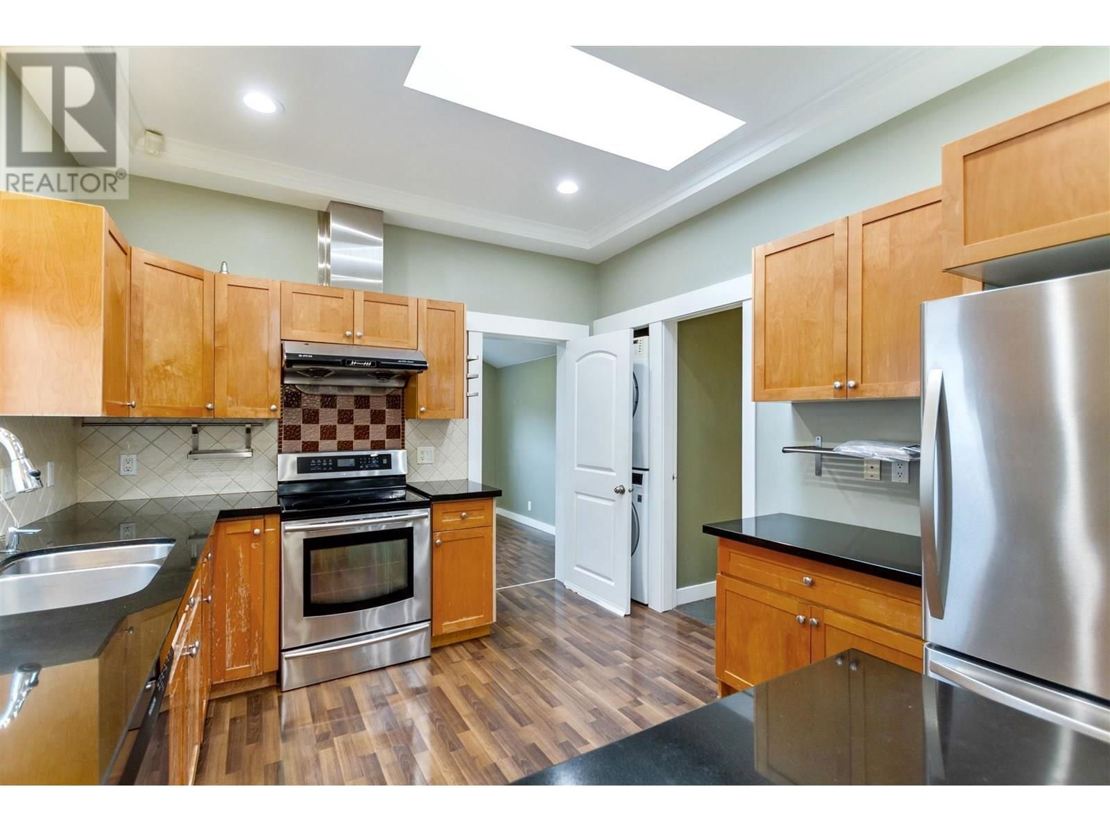 3423 27TH AVENUE Image 4