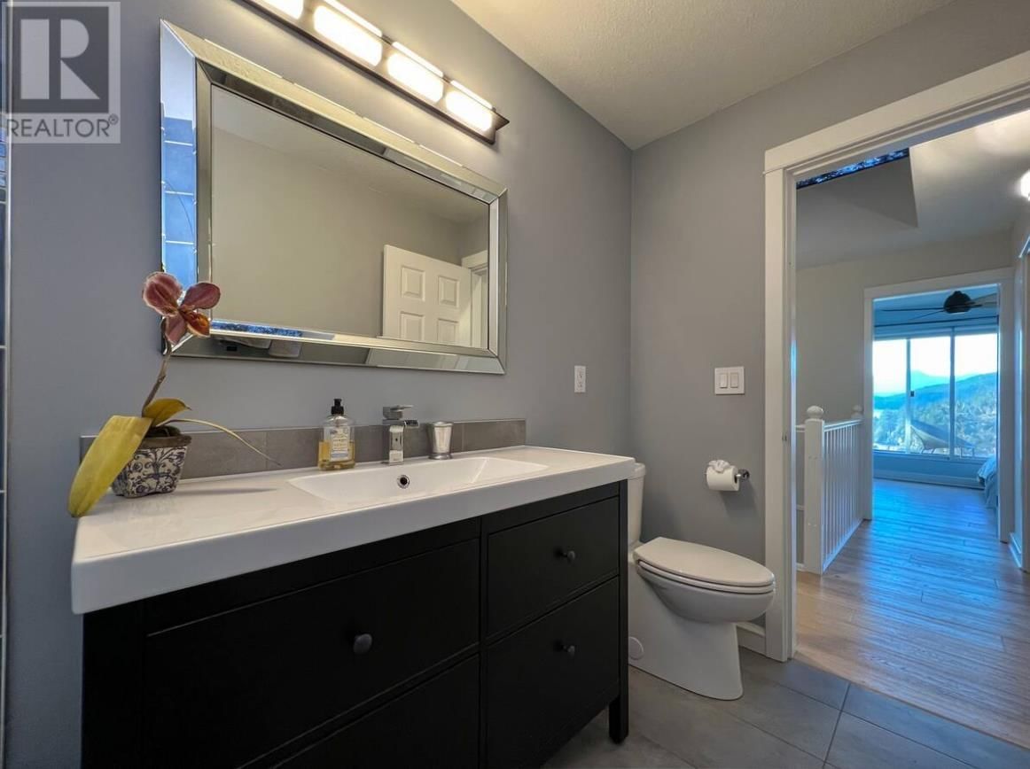 6236 WELLINGTON AVENUE Image 26