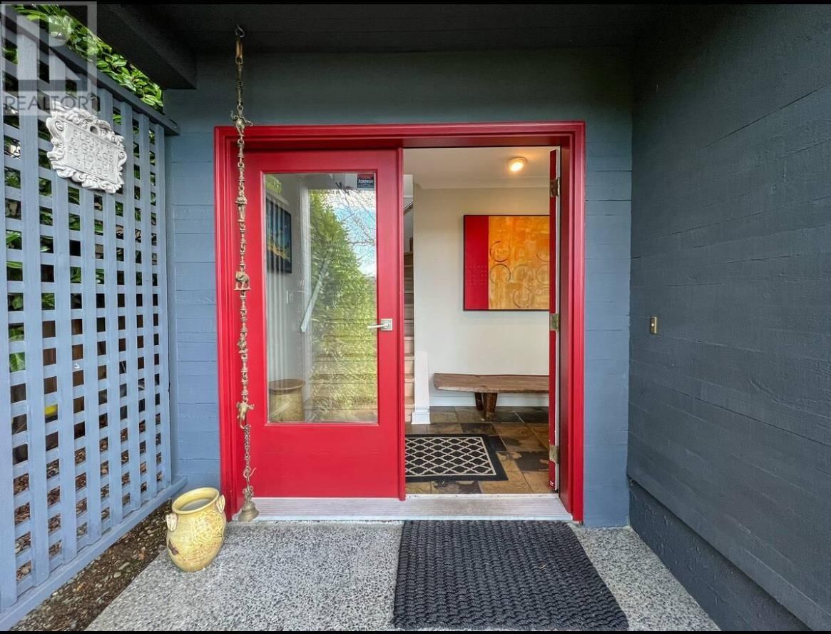 6236 WELLINGTON AVENUE Image 3