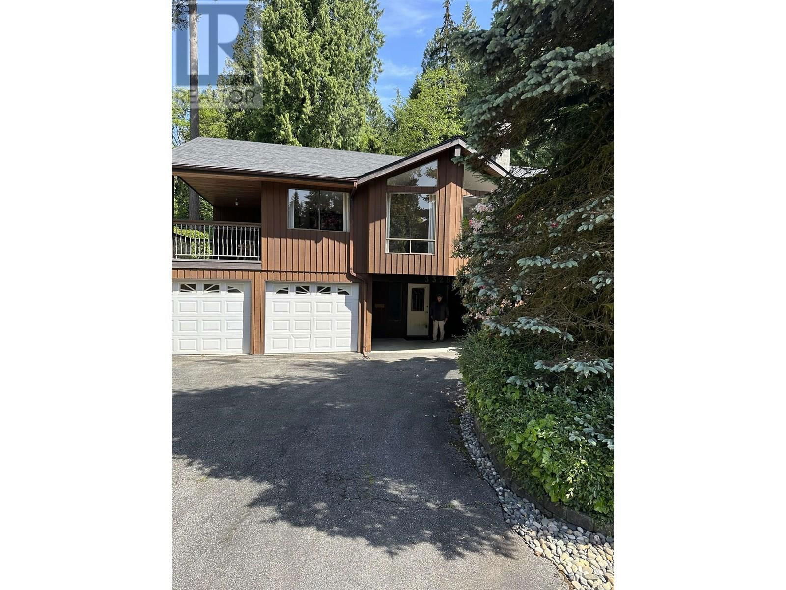 3328 TENNYSON CRESCENT Image 1