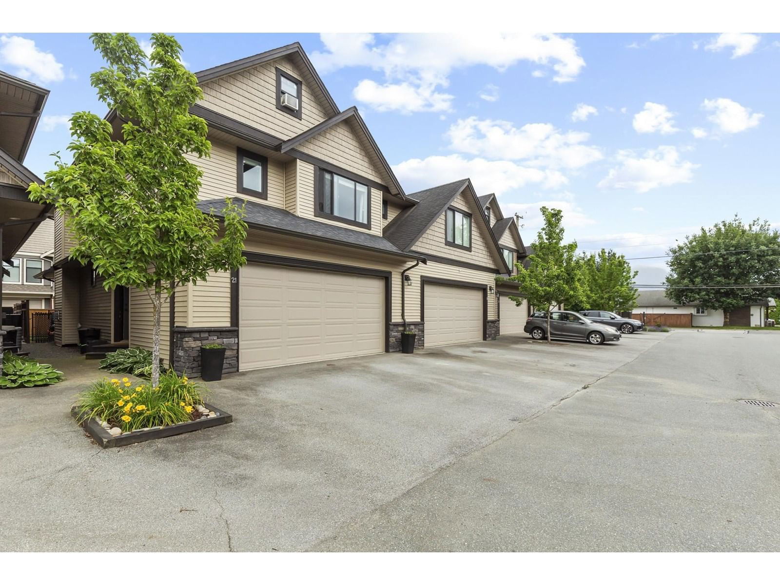21 - 7411 MORROW ROAD Image 1