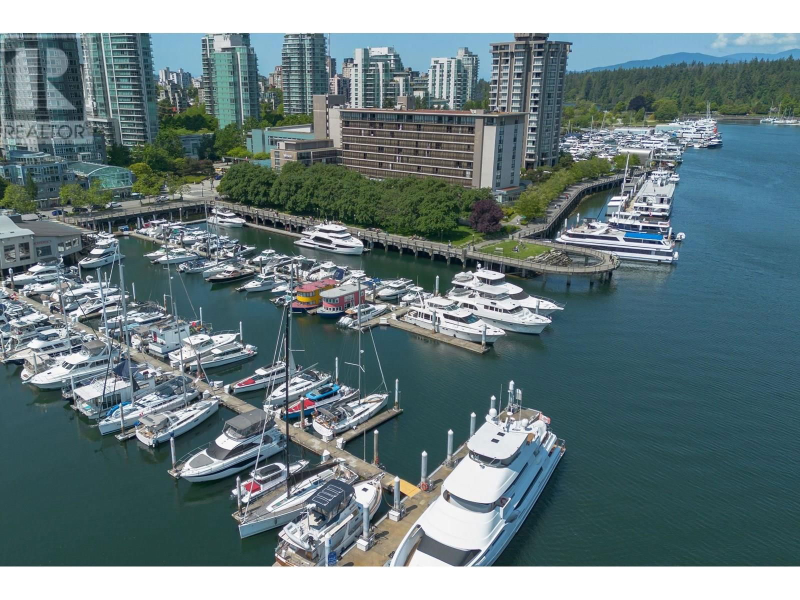 13C - 1500 ALBERNI STREET Image 3