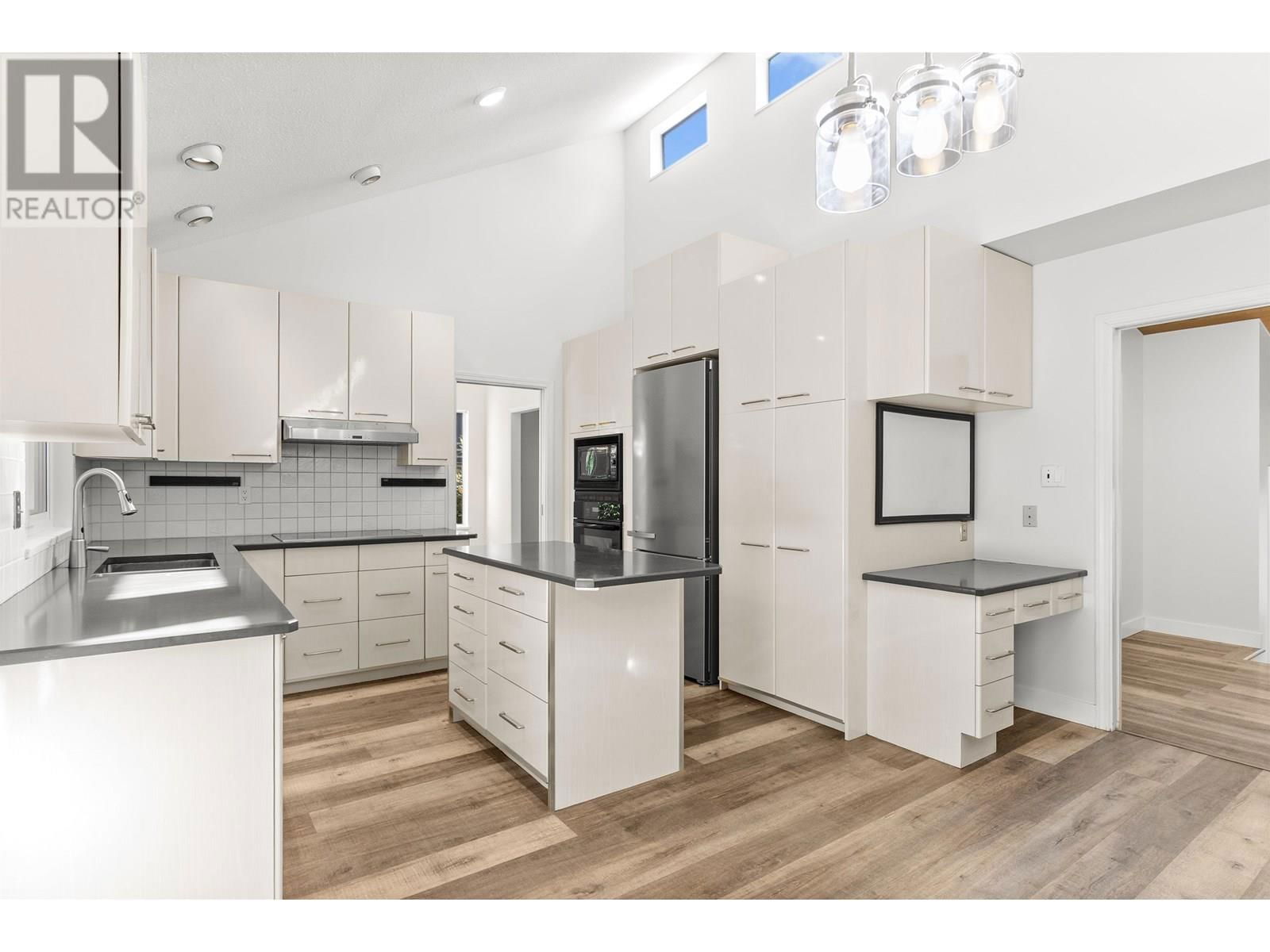 556 TRALEE PLACE Image 21