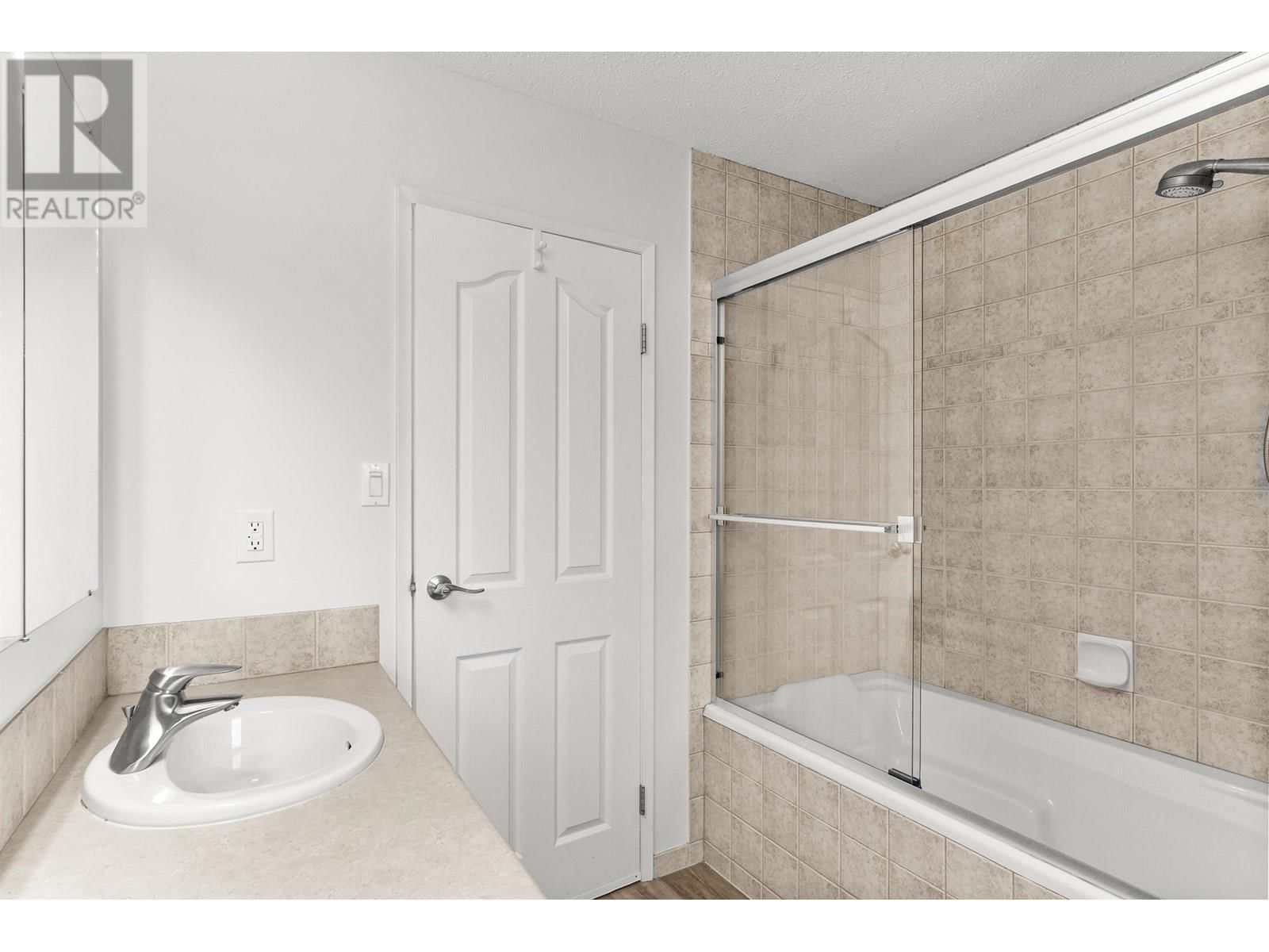 556 TRALEE PLACE Image 37
