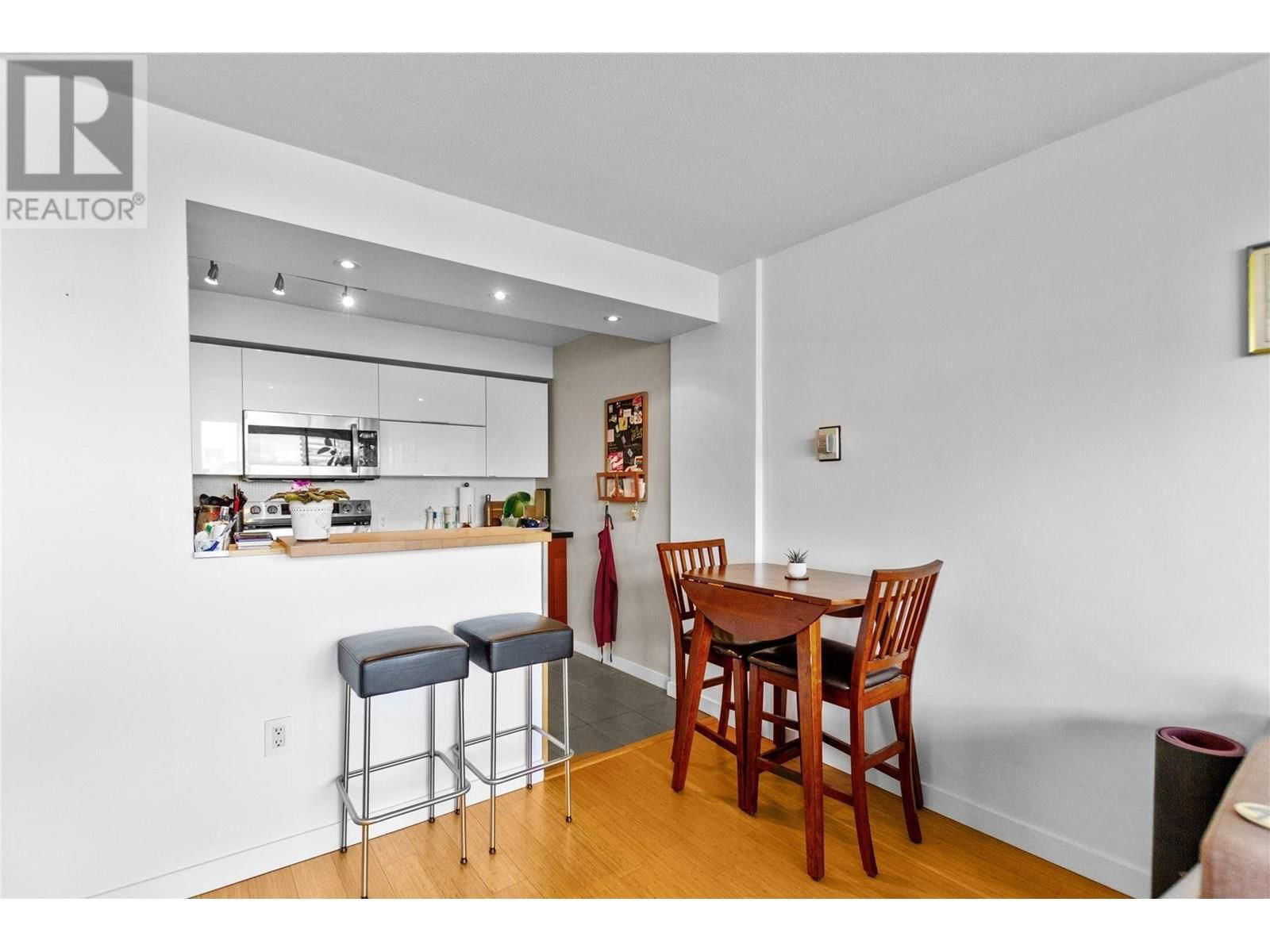 1850 COMOX STREET Image 7