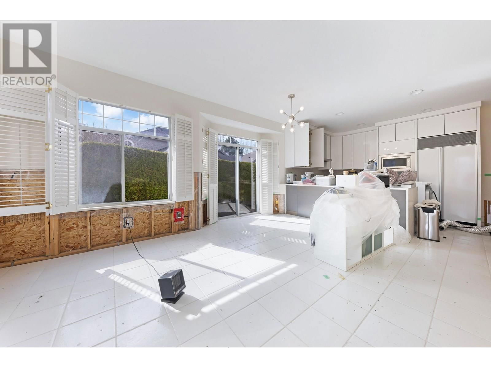 72 - 5531 CORNWALL DRIVE Image 11