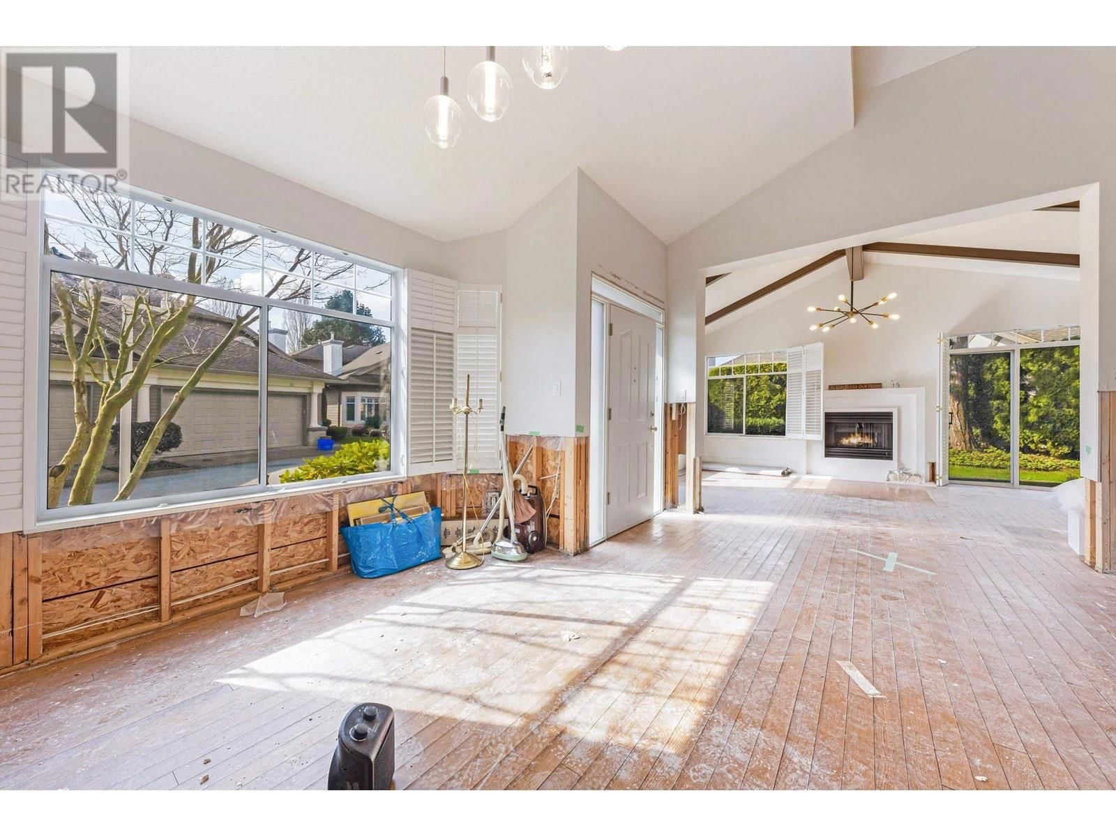 72 - 5531 CORNWALL DRIVE Image 4