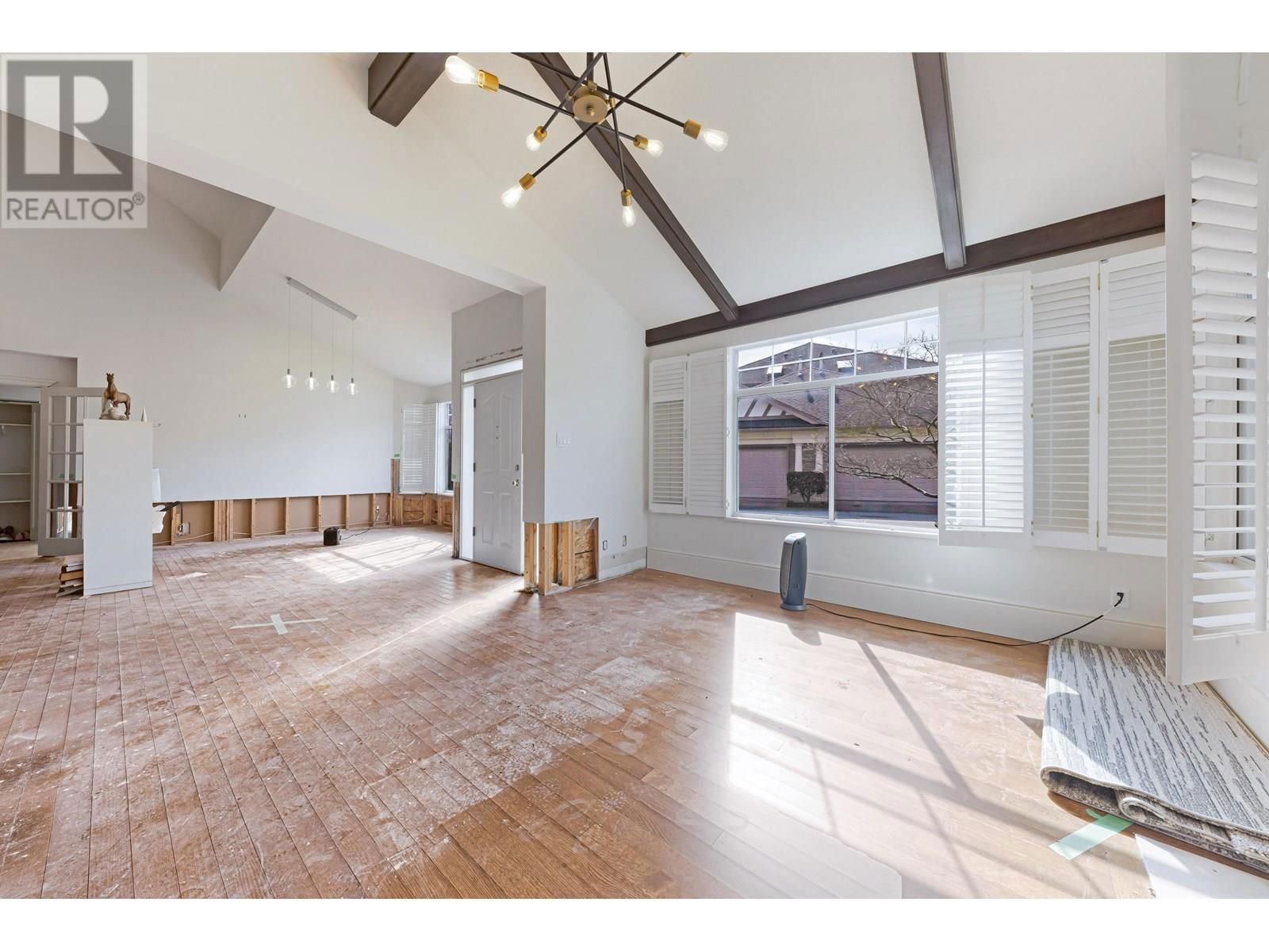 72 - 5531 CORNWALL DRIVE Image 6