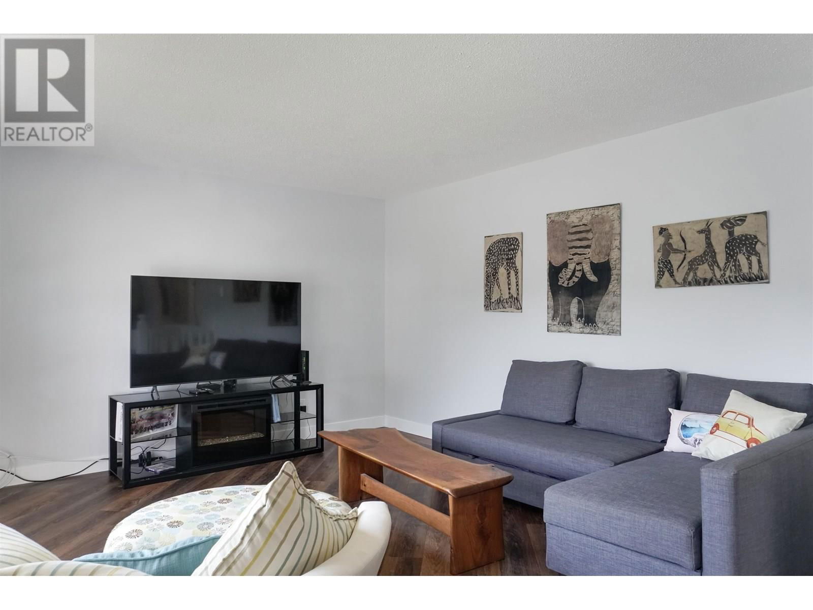 119 ANGLE STREET Image 11
