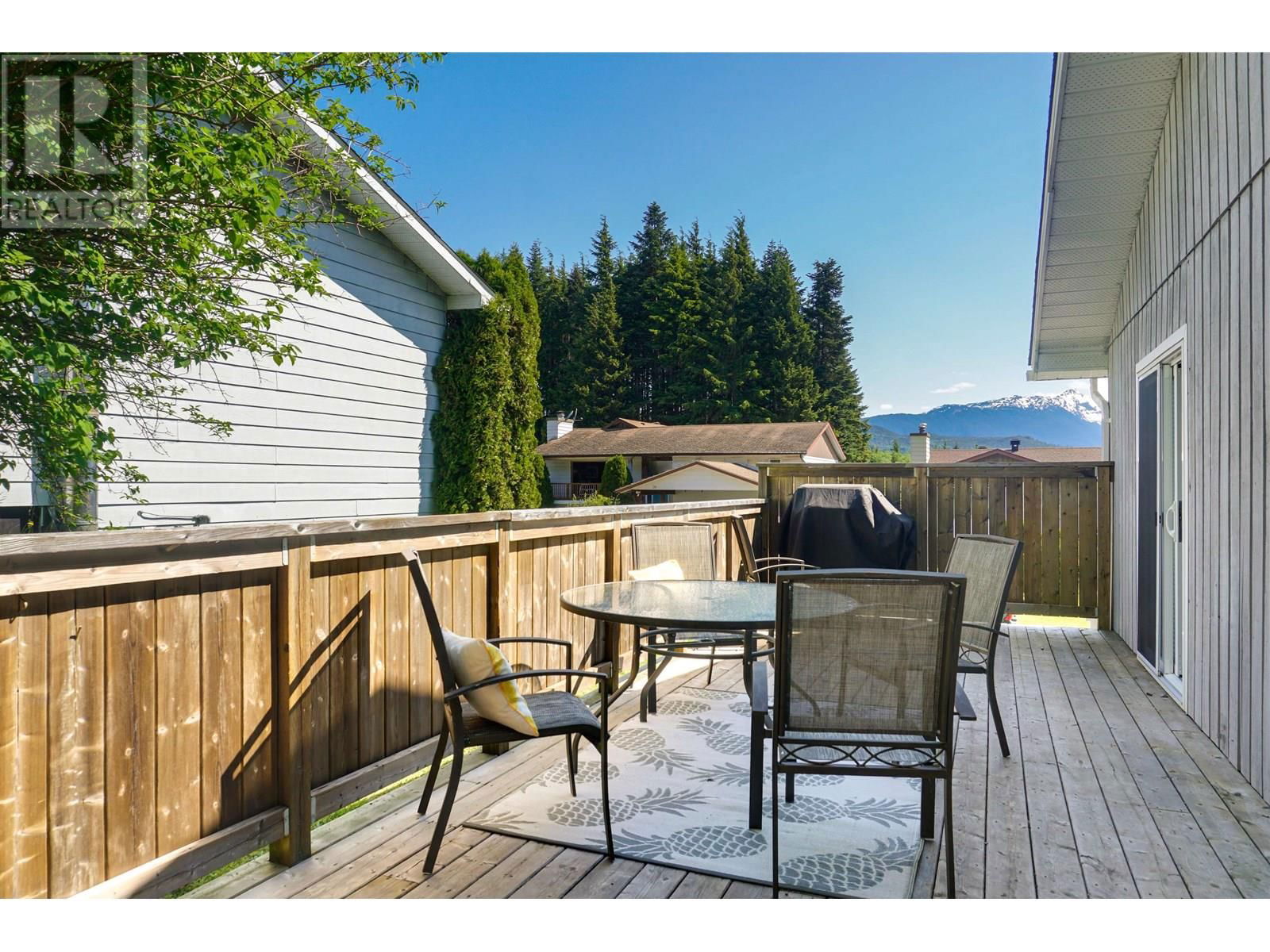 119 ANGLE STREET Image 24