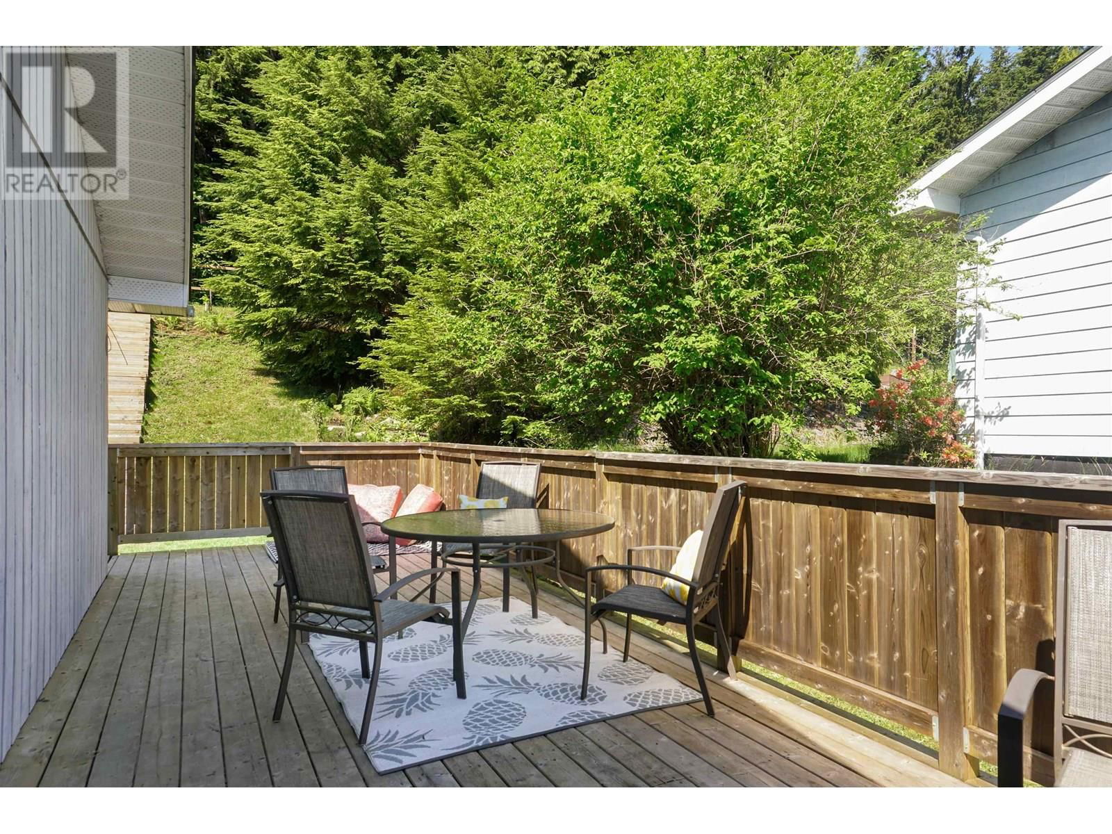 119 ANGLE STREET Image 25