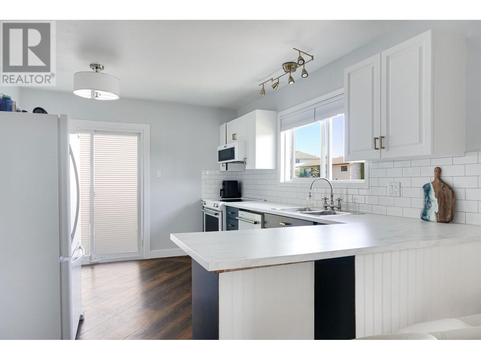 119 ANGLE STREET Image 5