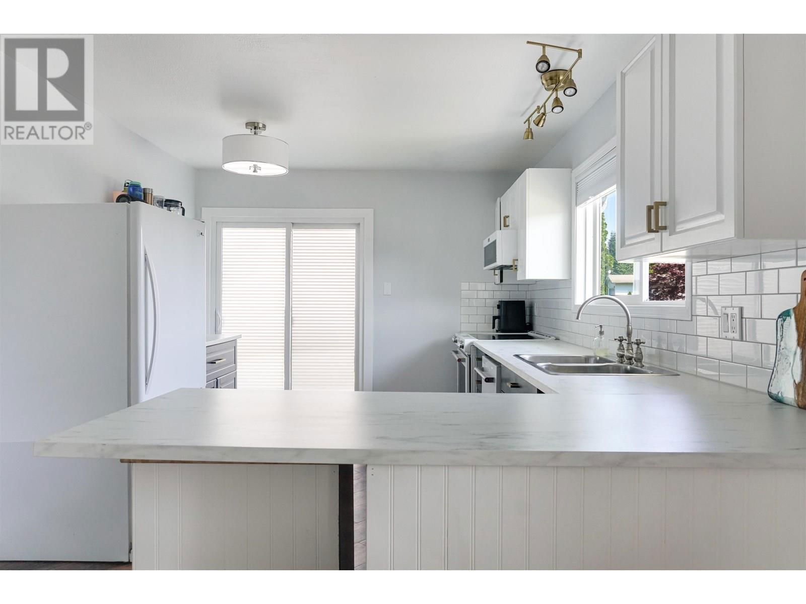 119 ANGLE STREET Image 6