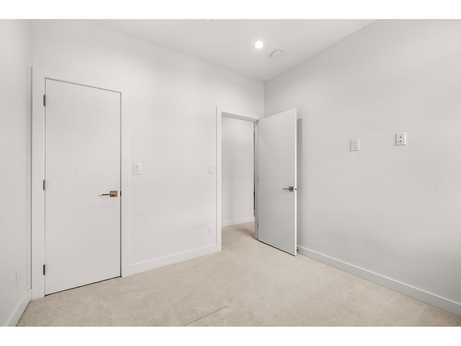 4 - 45437 SPADINA AVENUE Image 20