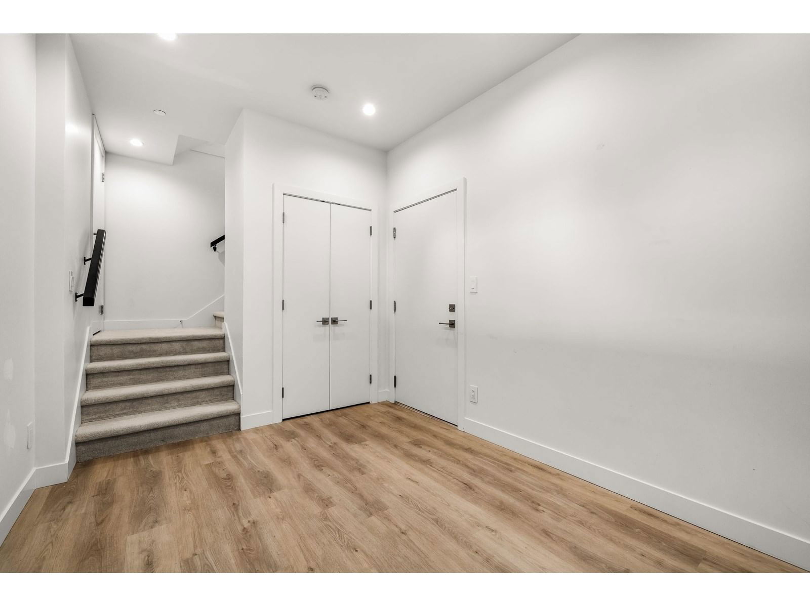 4 - 45437 SPADINA AVENUE Image 23