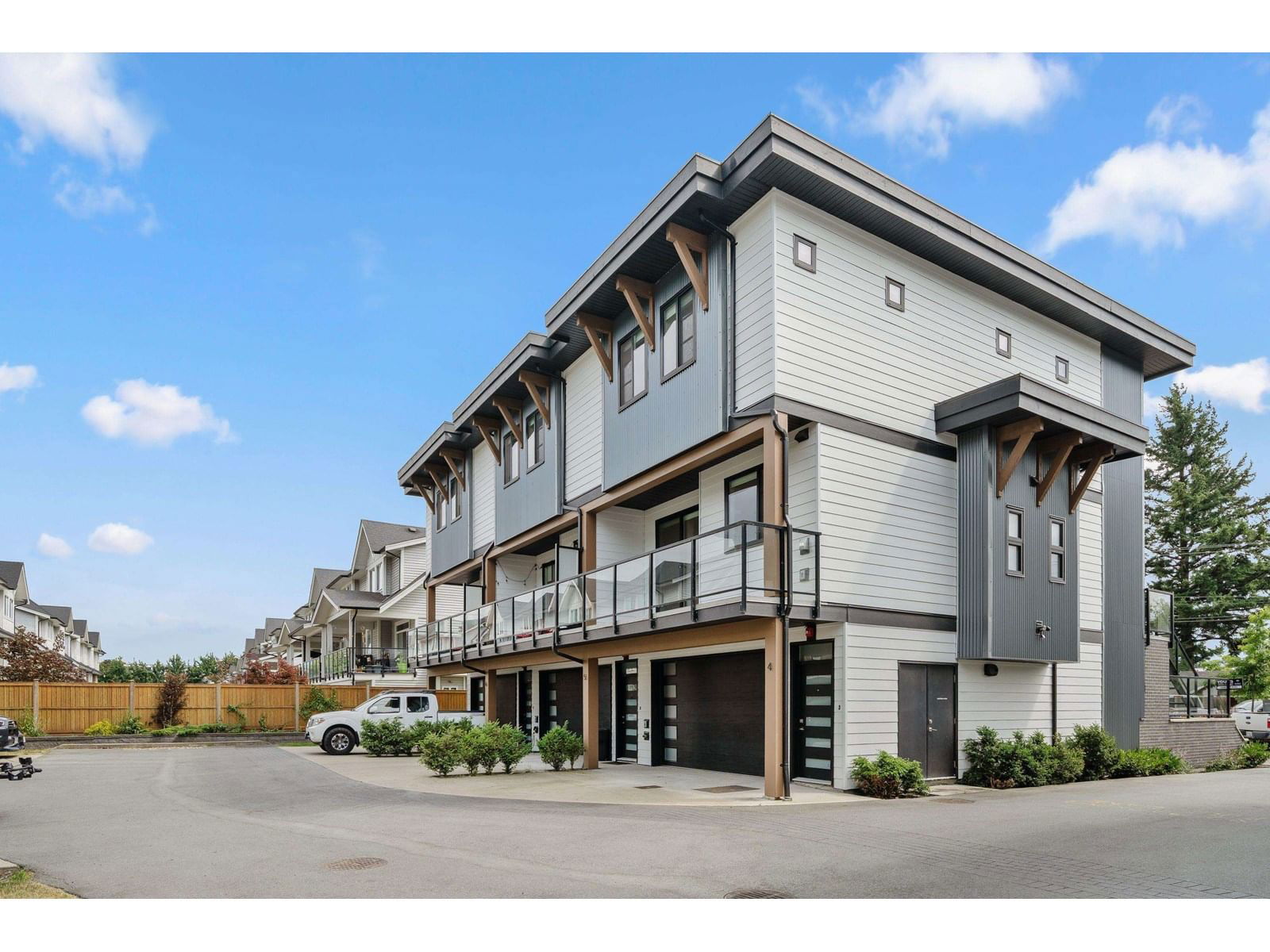 4 - 45437 SPADINA AVENUE Image 31