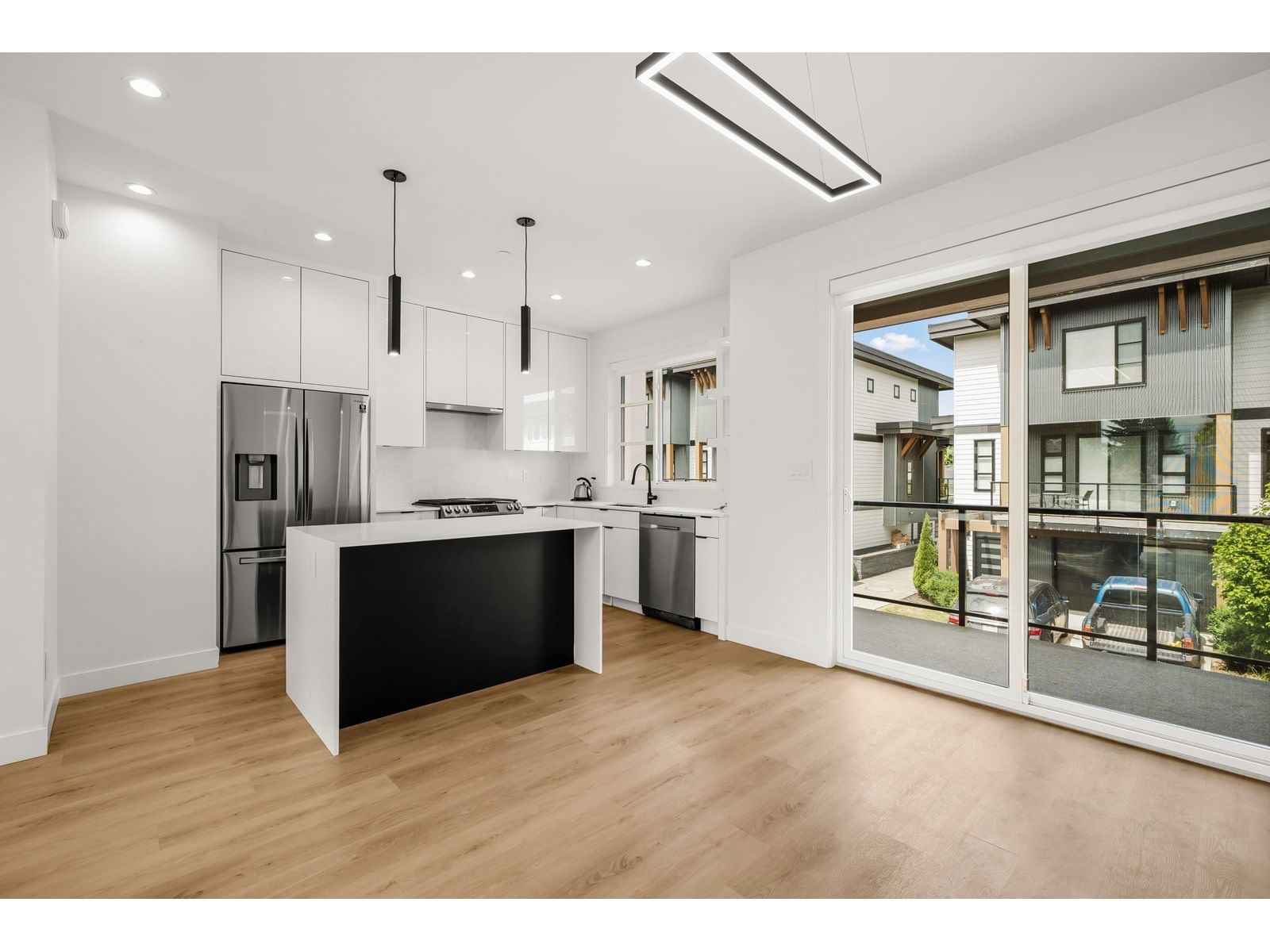 4 - 45437 SPADINA AVENUE Image 6