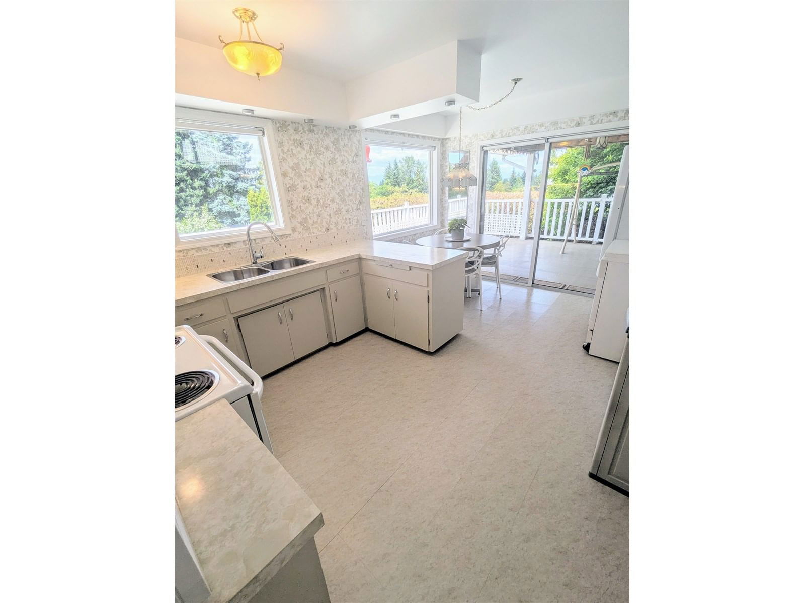 4621 UPLANDS Image 5