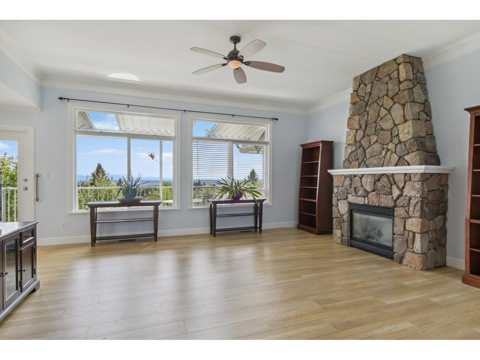 32424 BOBCAT WEST Image 8