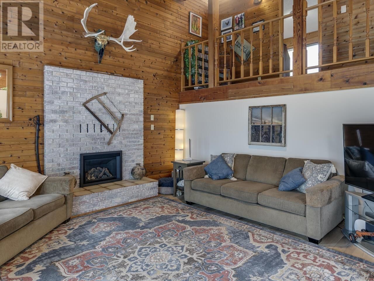 2111 MAMQUAM ROAD Image 1