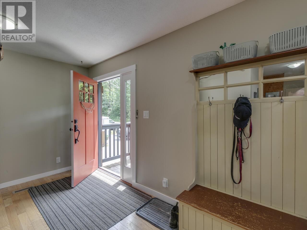 2111 MAMQUAM ROAD Image 10