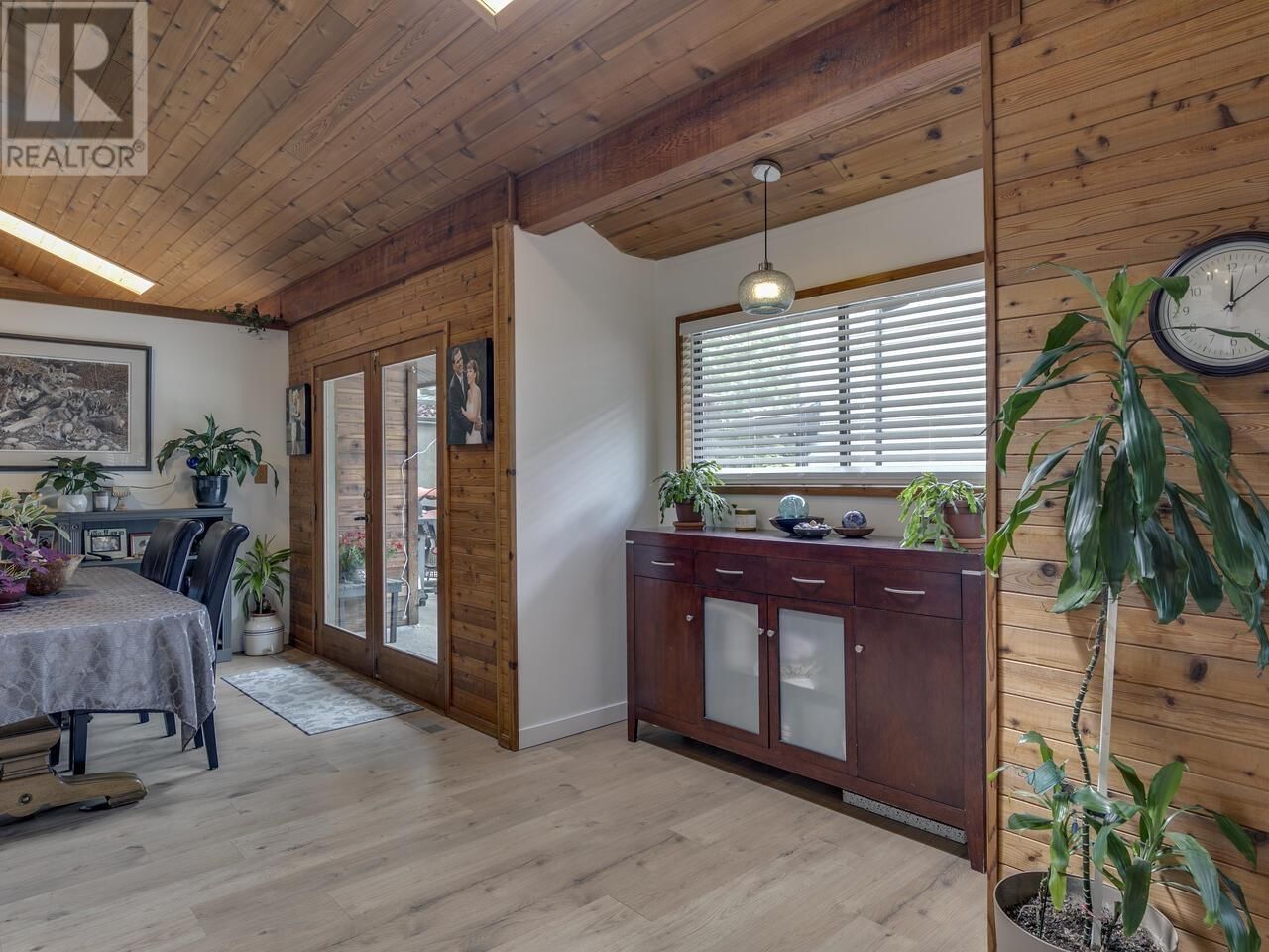 2111 MAMQUAM ROAD Image 3