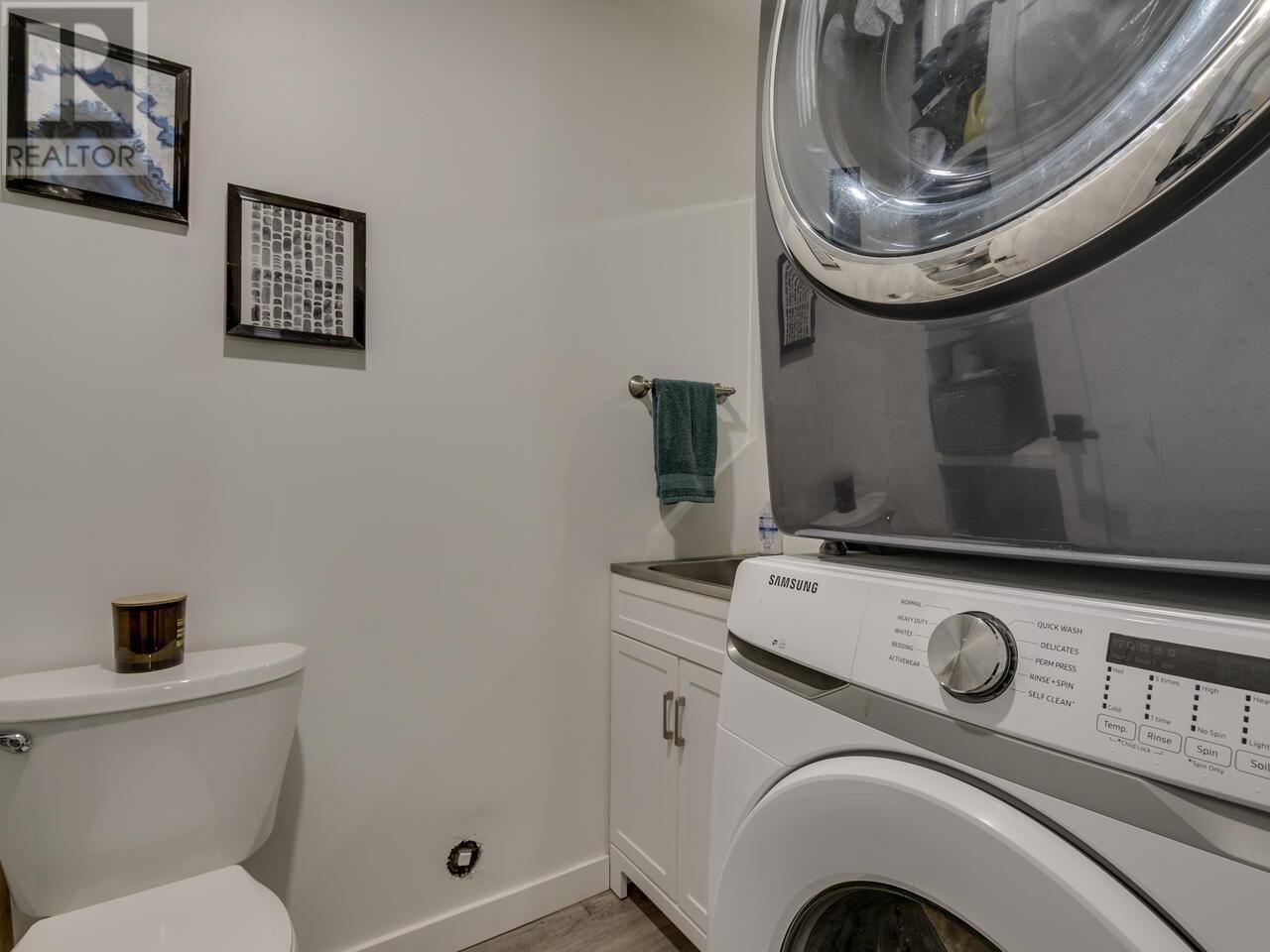 2111 MAMQUAM ROAD Image 30