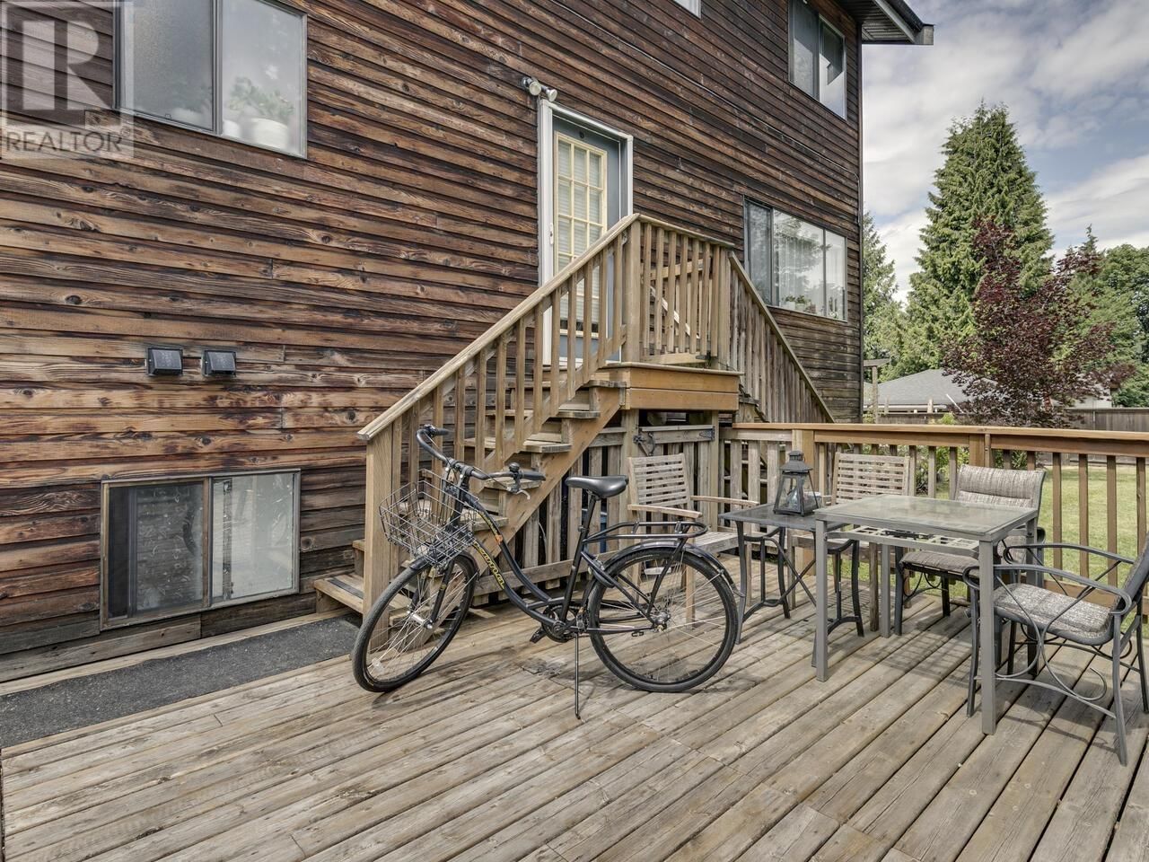 2111 MAMQUAM ROAD Image 37