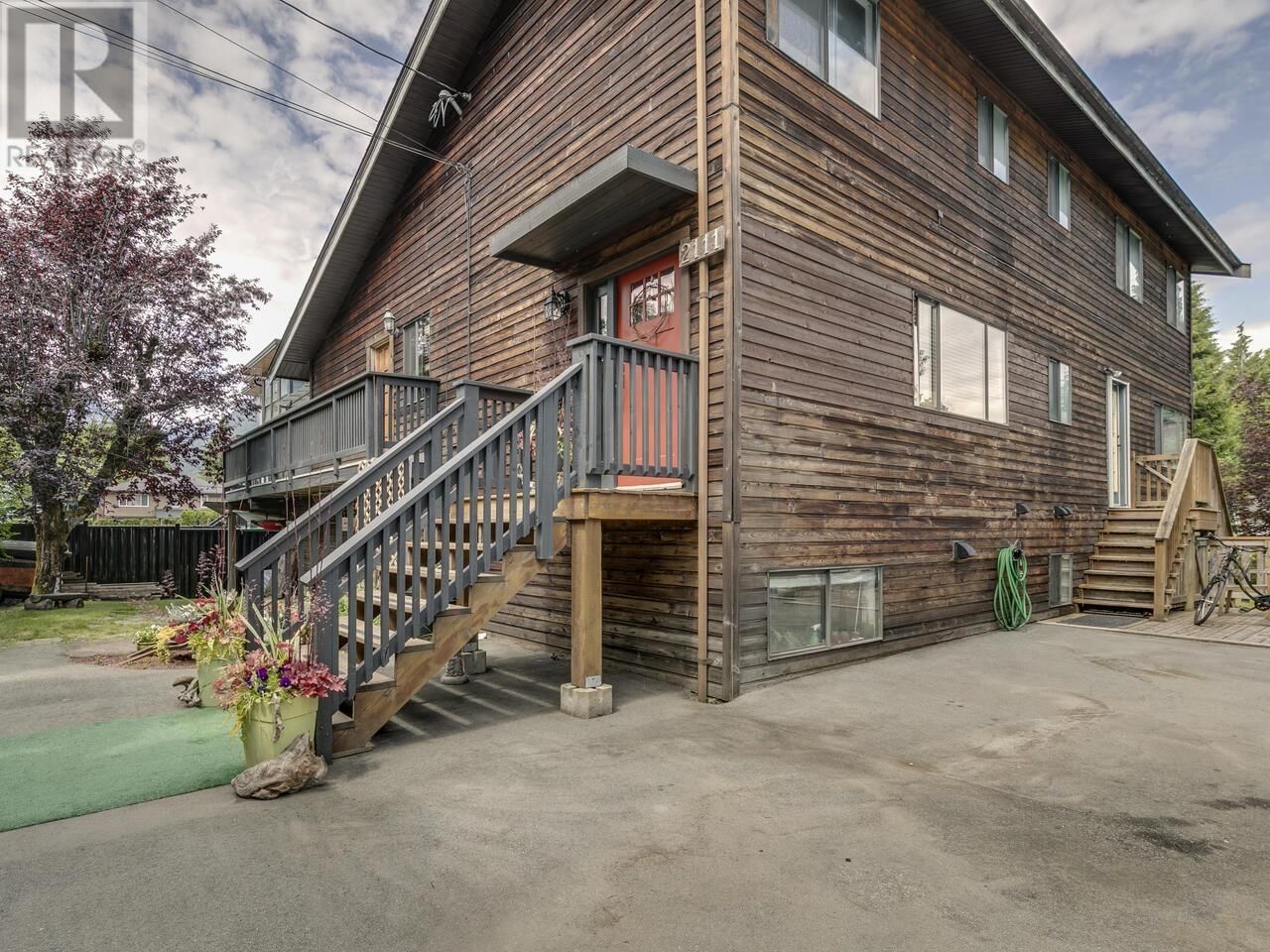 2111 MAMQUAM ROAD Image 40
