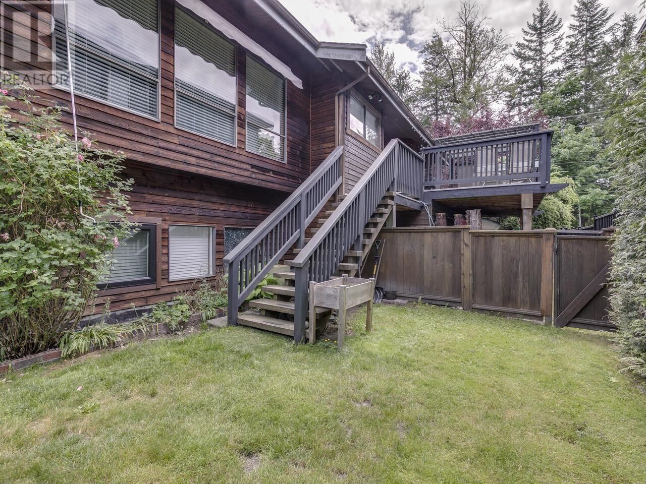 2111 MAMQUAM ROAD Image 8