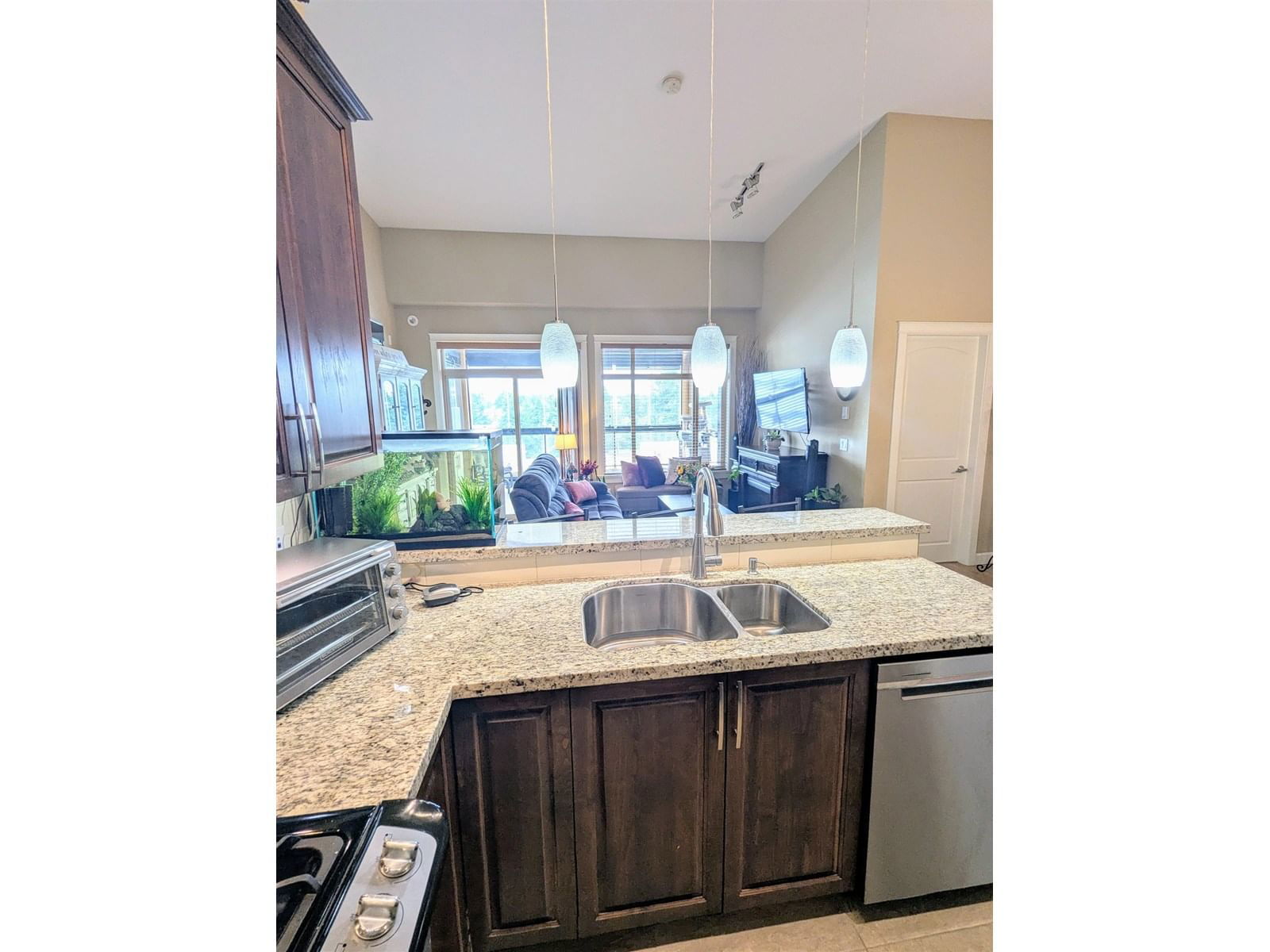604 - 2860 TRETHEWEY Image 5