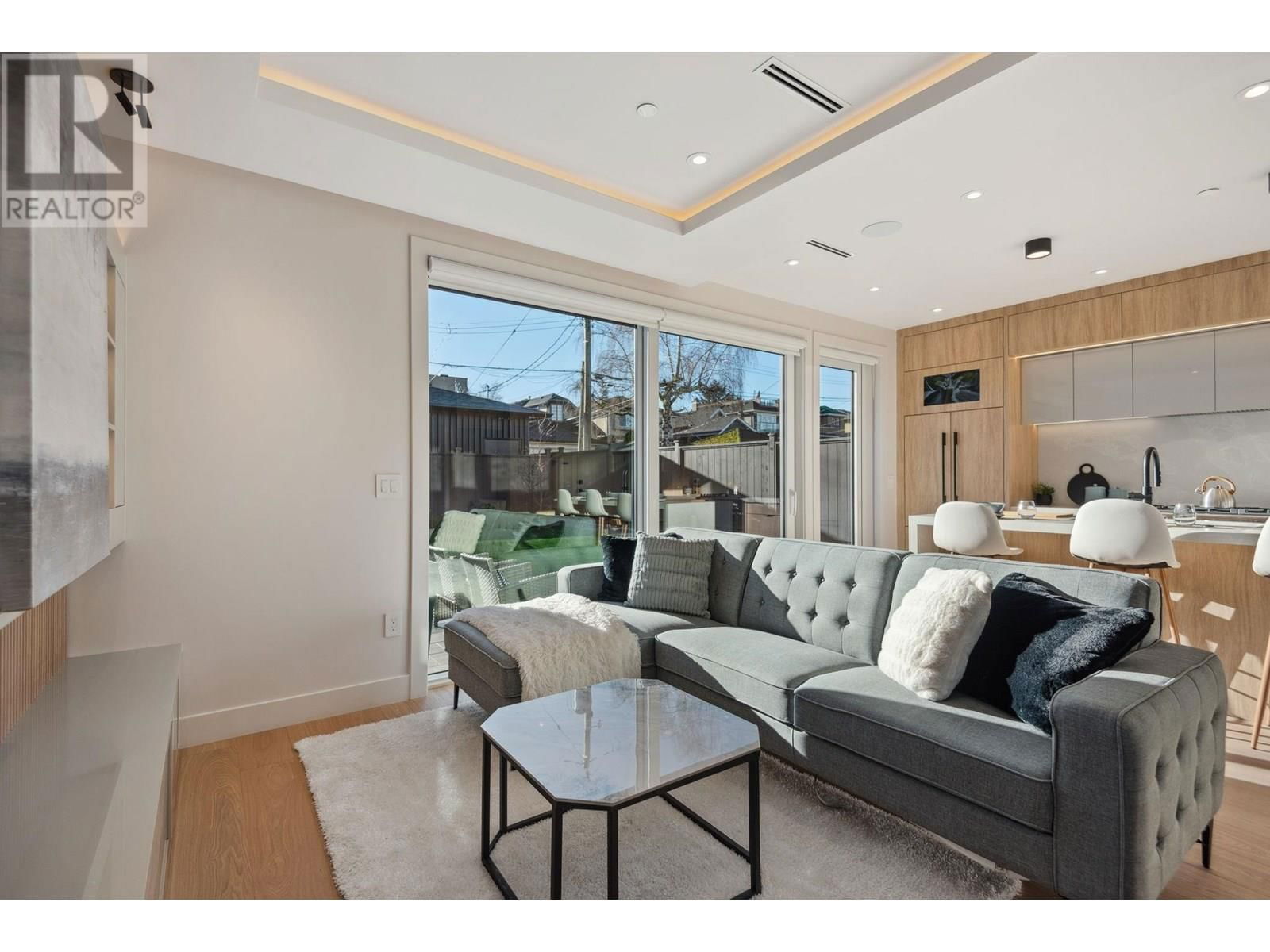 2 - 3620 20TH AVENUE Image 18